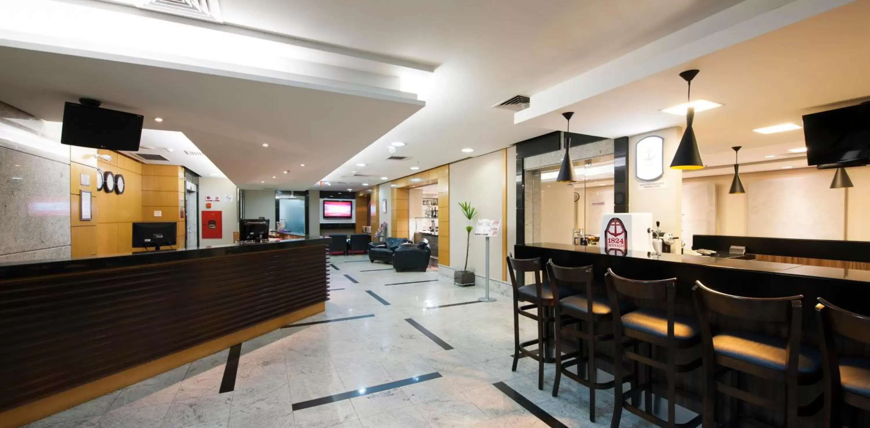 Lobby or reception, Lounge/Bar in Quality Porto Alegre