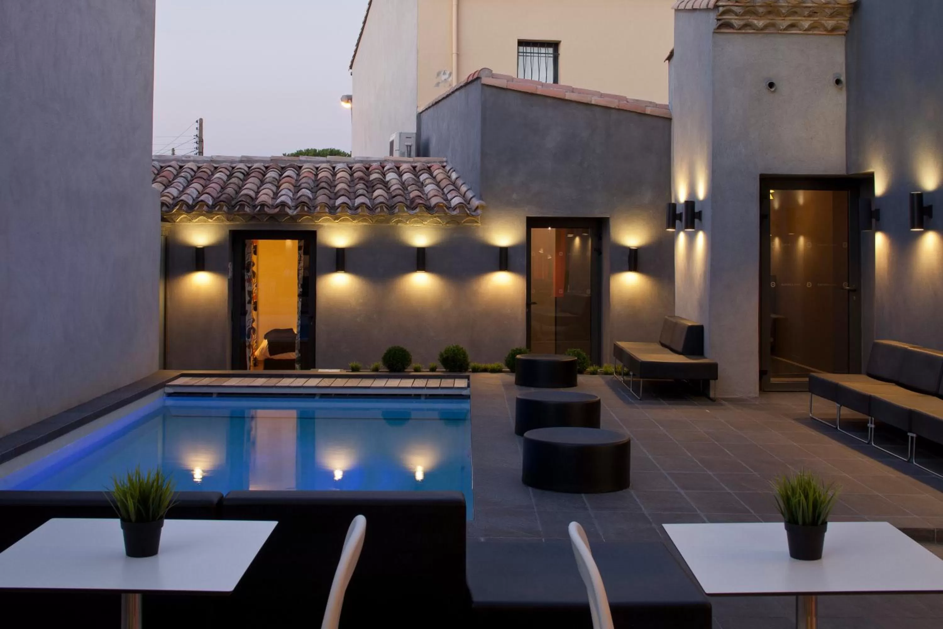 Nearby landmark in Hôtel De L'octroi