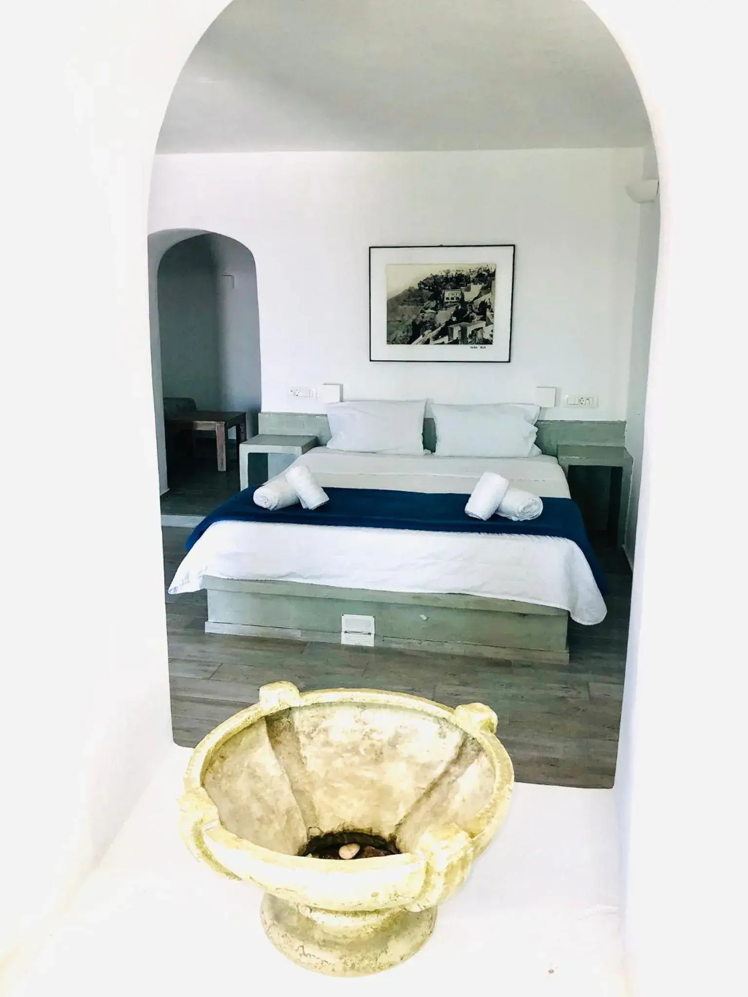 Bed in Loucas on the Cliff Bed in Loucas on the Cliff