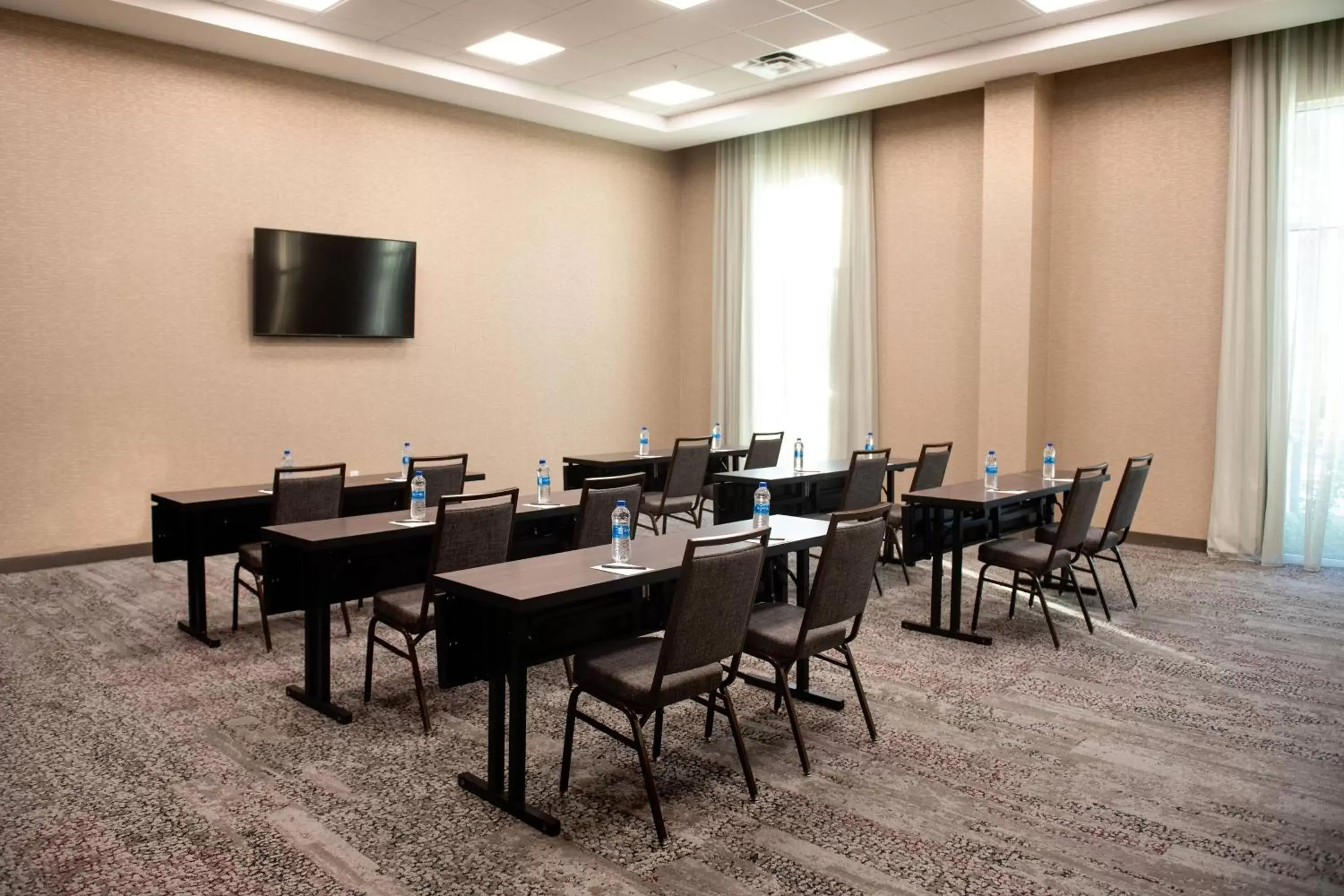 Meeting/conference room in Courtyard by Marriott Mesa at Wrigleyville West