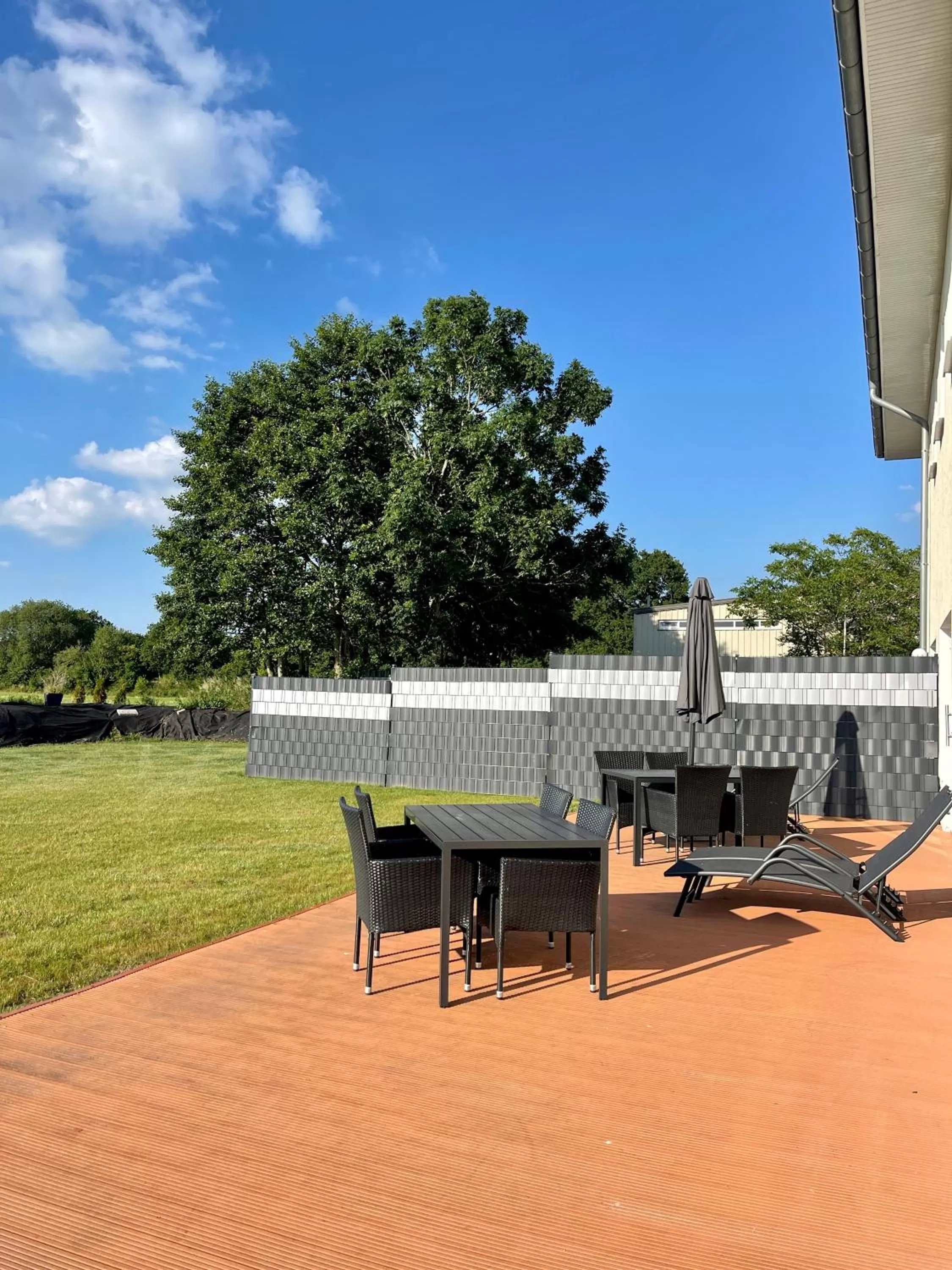 Garden in Villa Moorstern am Badesee Tannenhausen