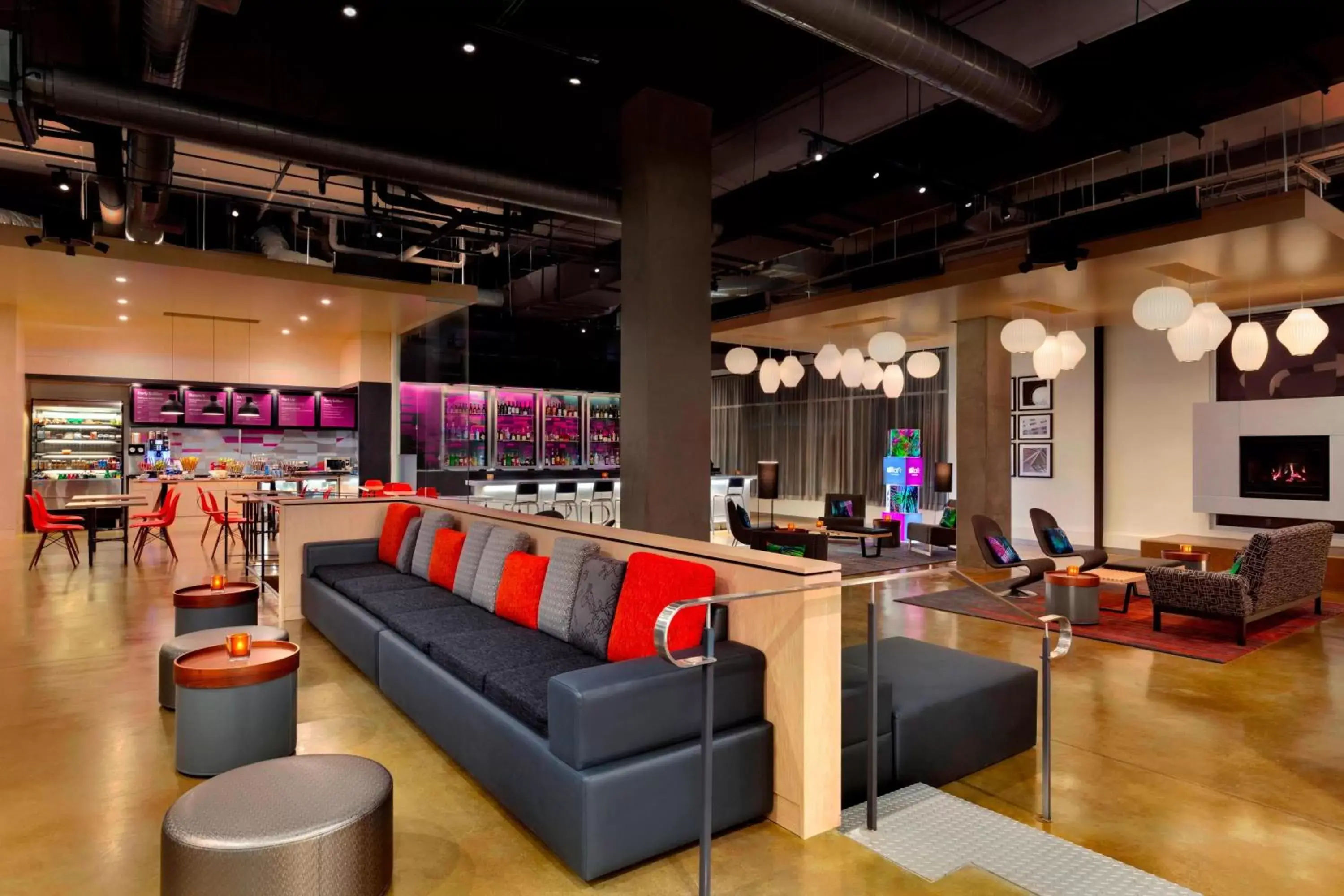 Restaurant/places to eat, Lounge/Bar in Aloft Dallas Love Field