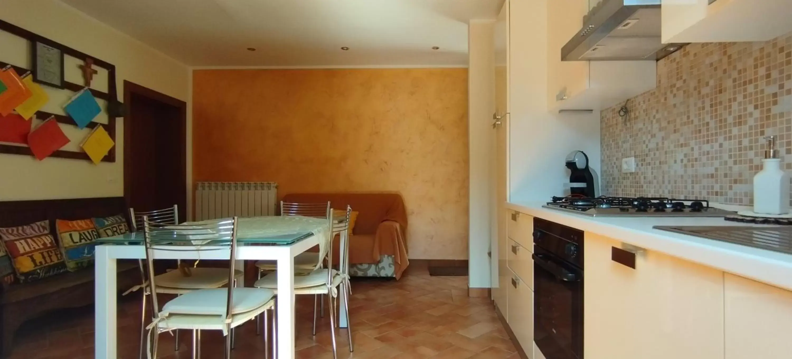 Kitchen or kitchenette, Kitchen/Kitchenette in La Casa tra Gli Ulivi Cottage House