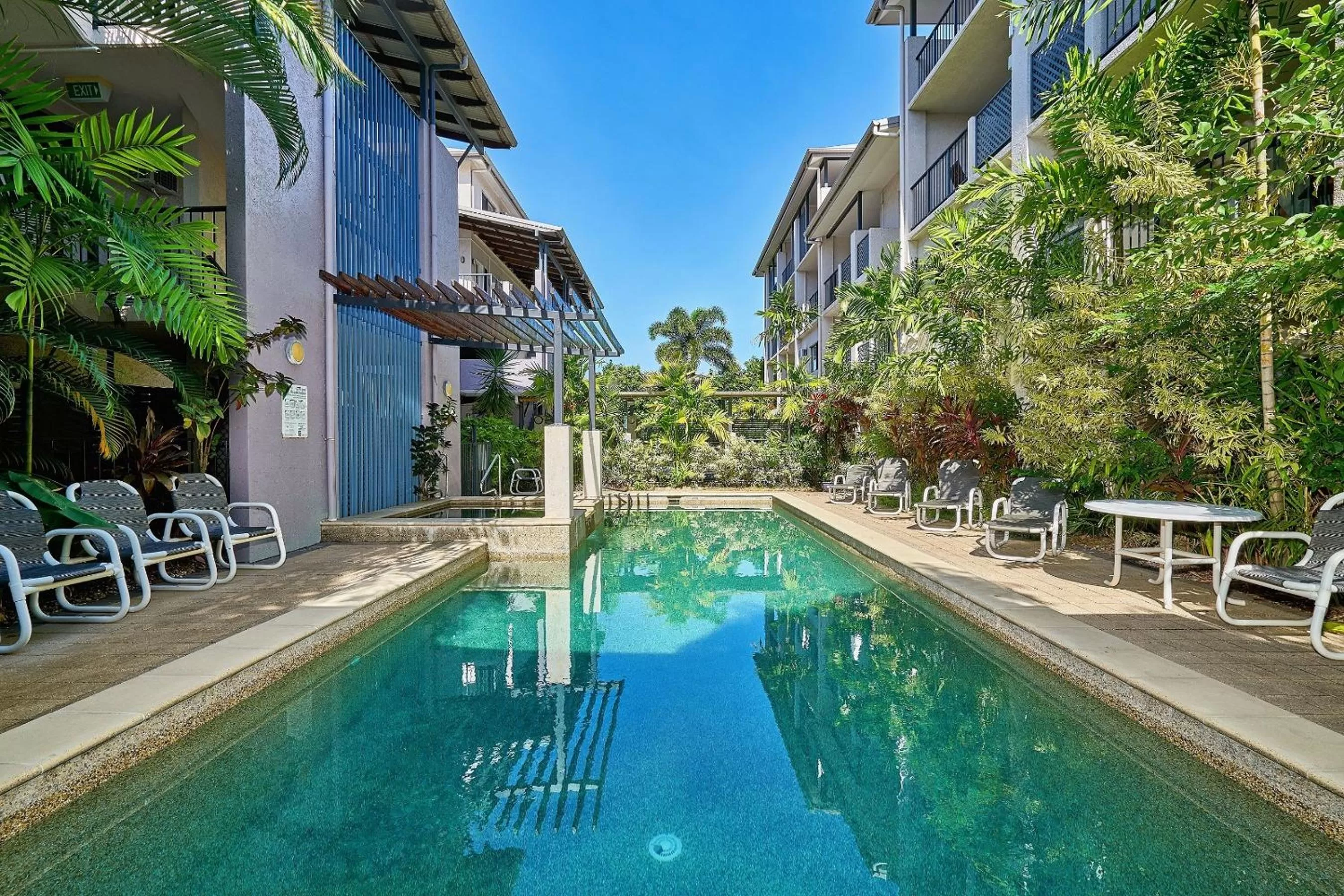 Swimming pool in Getaway On Grafton