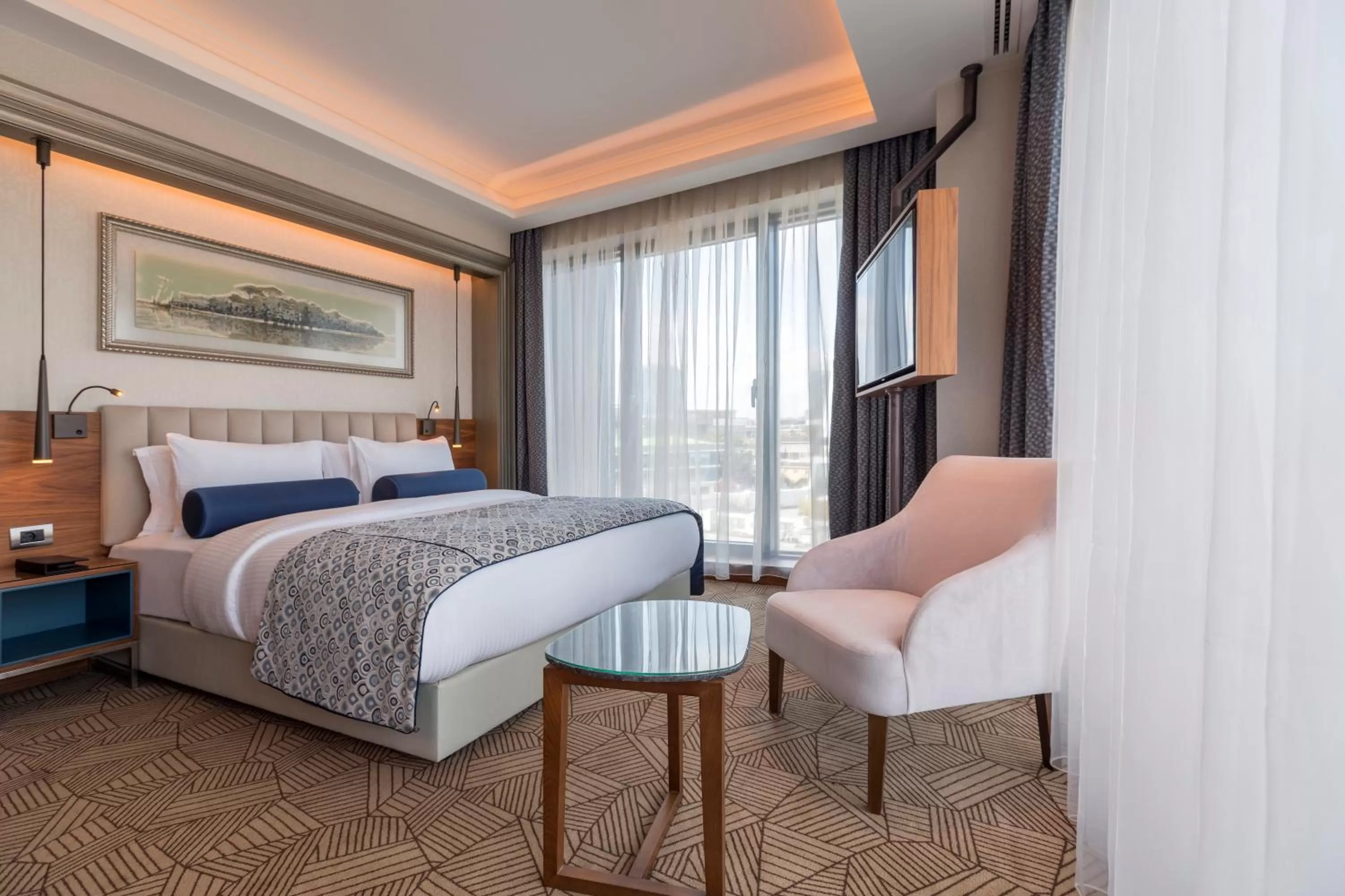 Bed in Golden Tulip Istanbul Bayrampasa