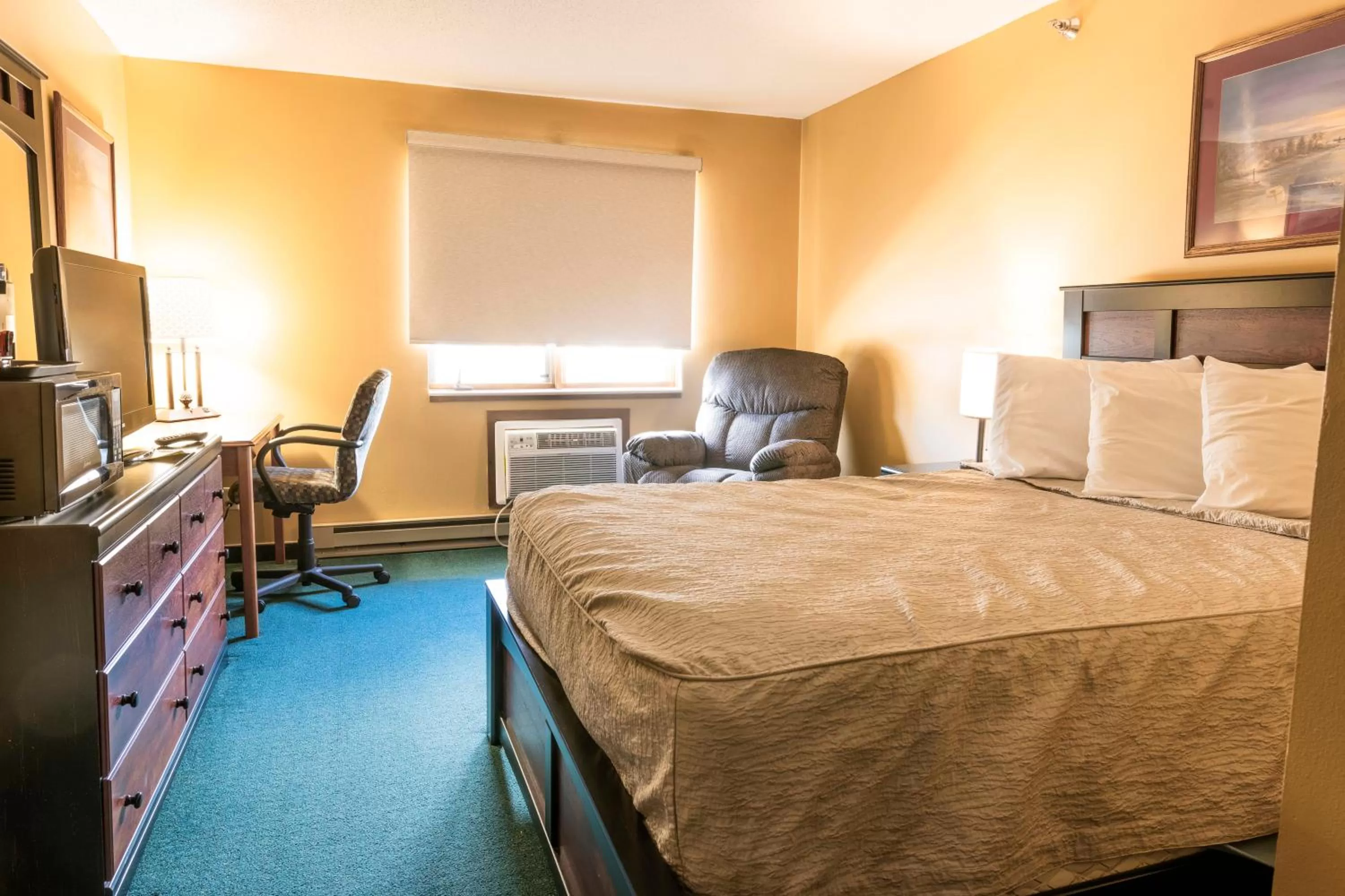 Bed in Governors Inn a Travelodge by Wyndham