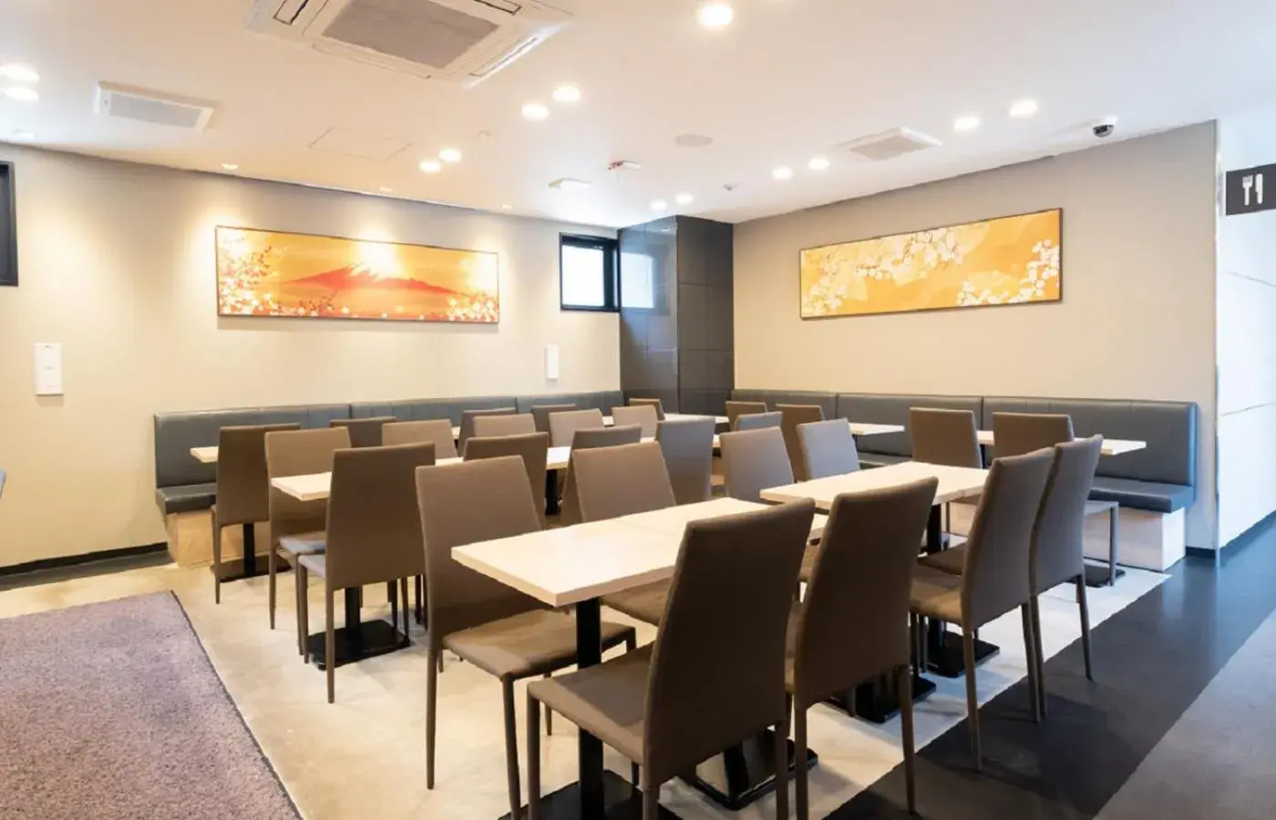 Restaurant/Places to Eat in Shinsaibashi-Higashi Crystal Hotel