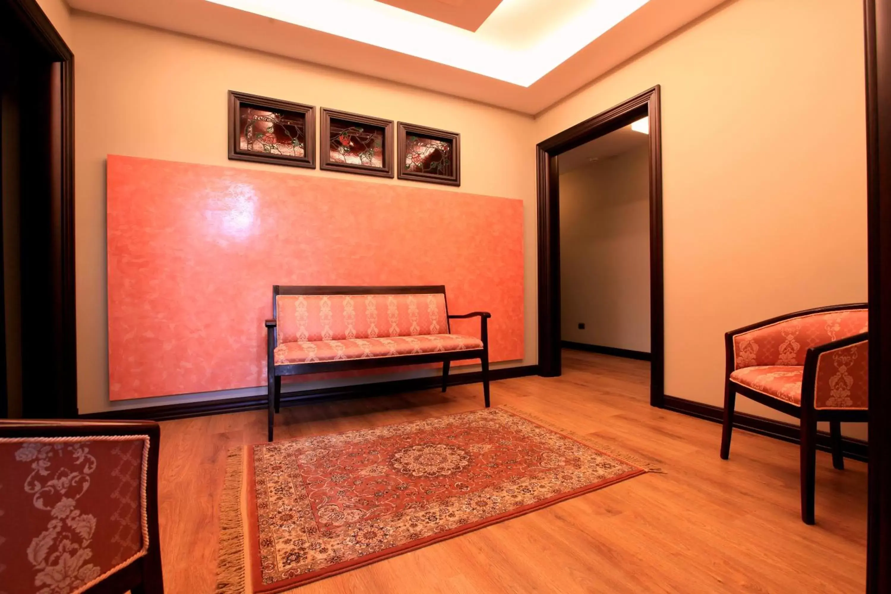 Lobby or reception, Bed in Hotel Victoria Tirana Lobby or reception, Bed in Hotel Victoria Tirana