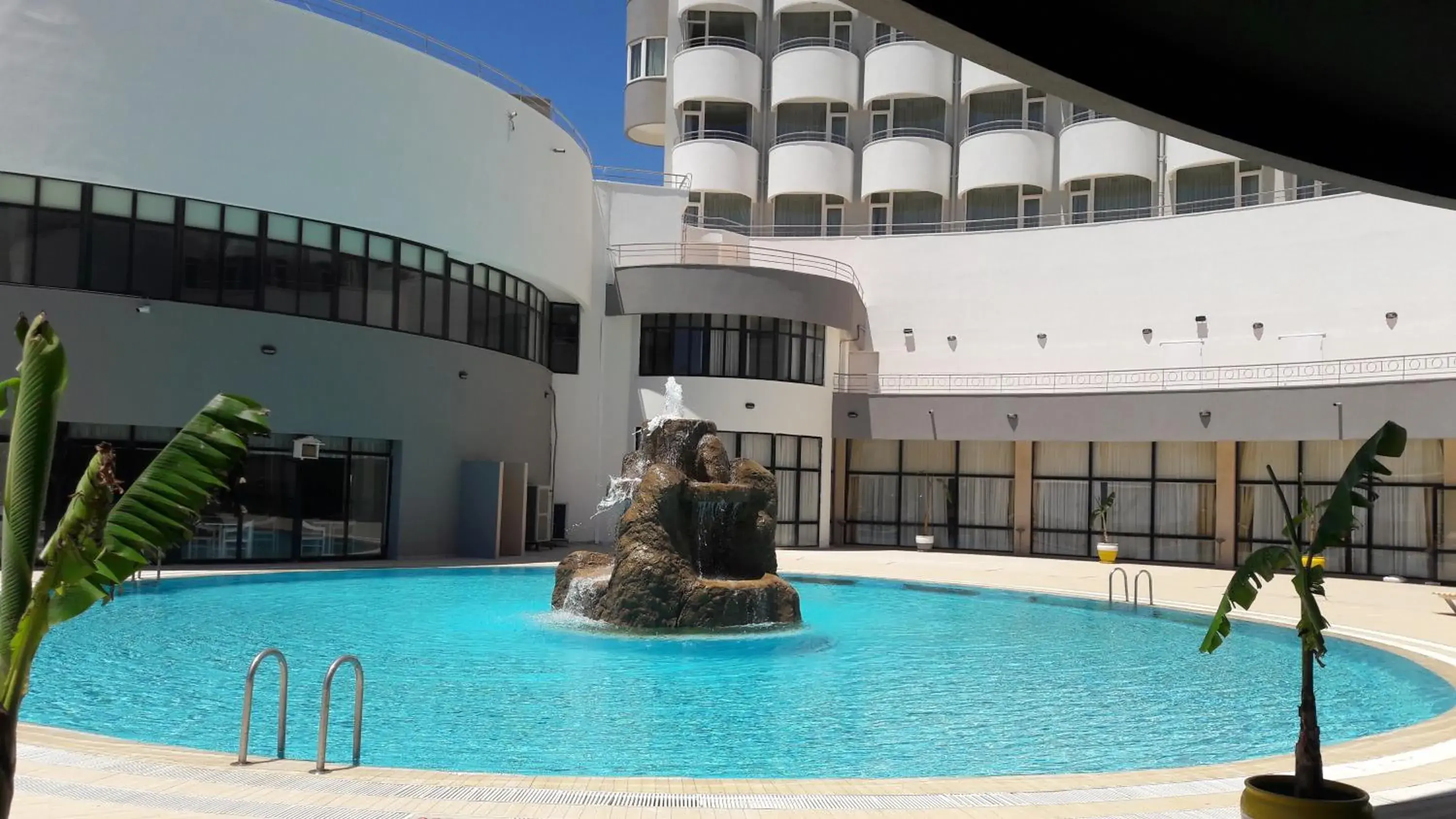 Swimming pool in Cender Hotel