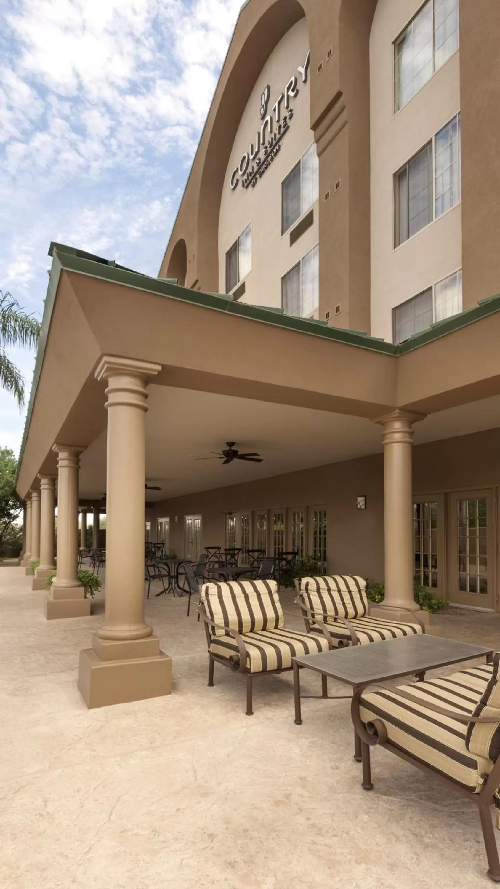 Patio, Property Building in Country Inn & Suites by Radisson, Mesa, AZ