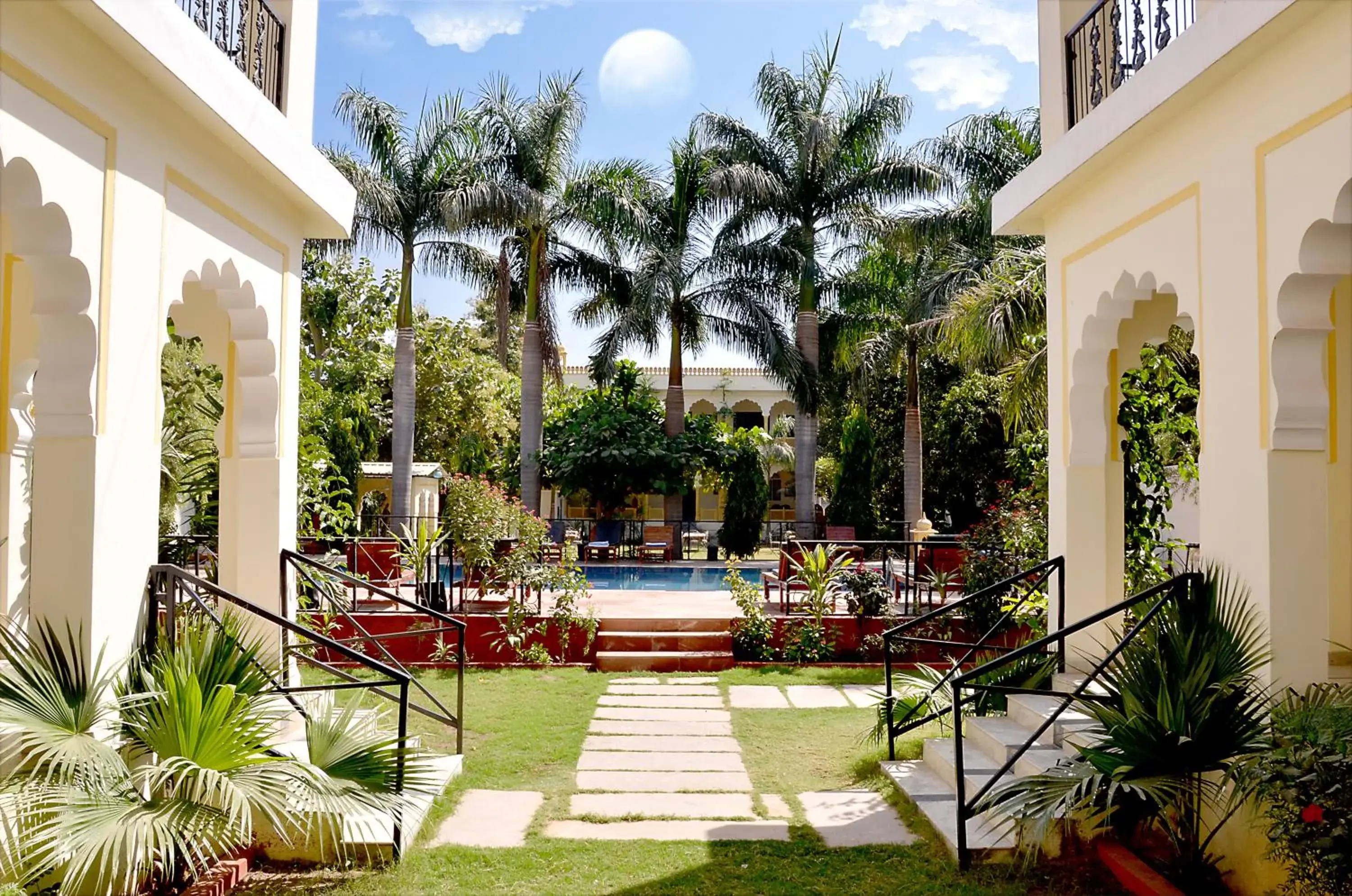 Facade/entrance in Raj Palace Resort Facade/entrance in Raj Palace Resort