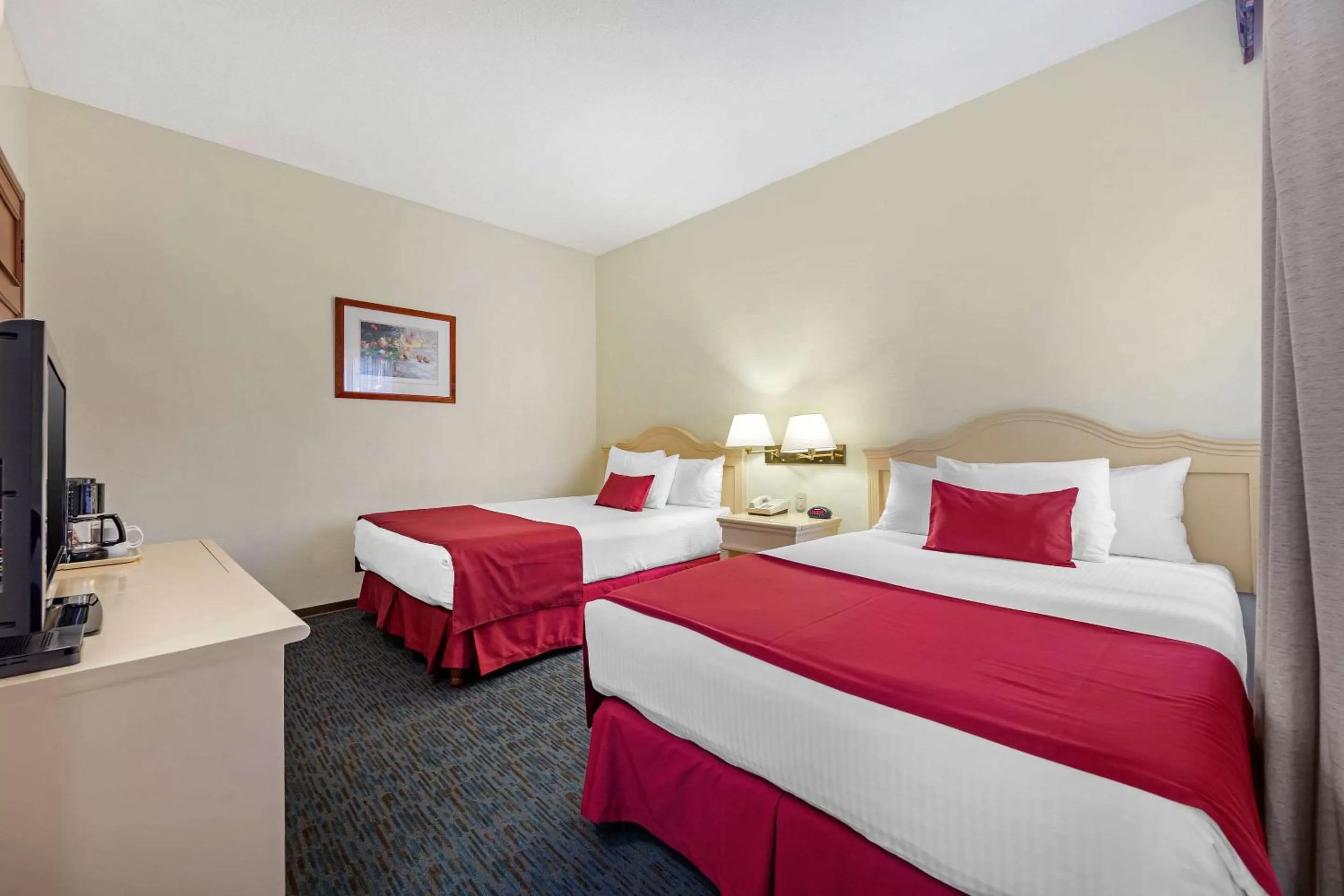 Photo of the whole room, Bed in Quality Inn Aguascalientes