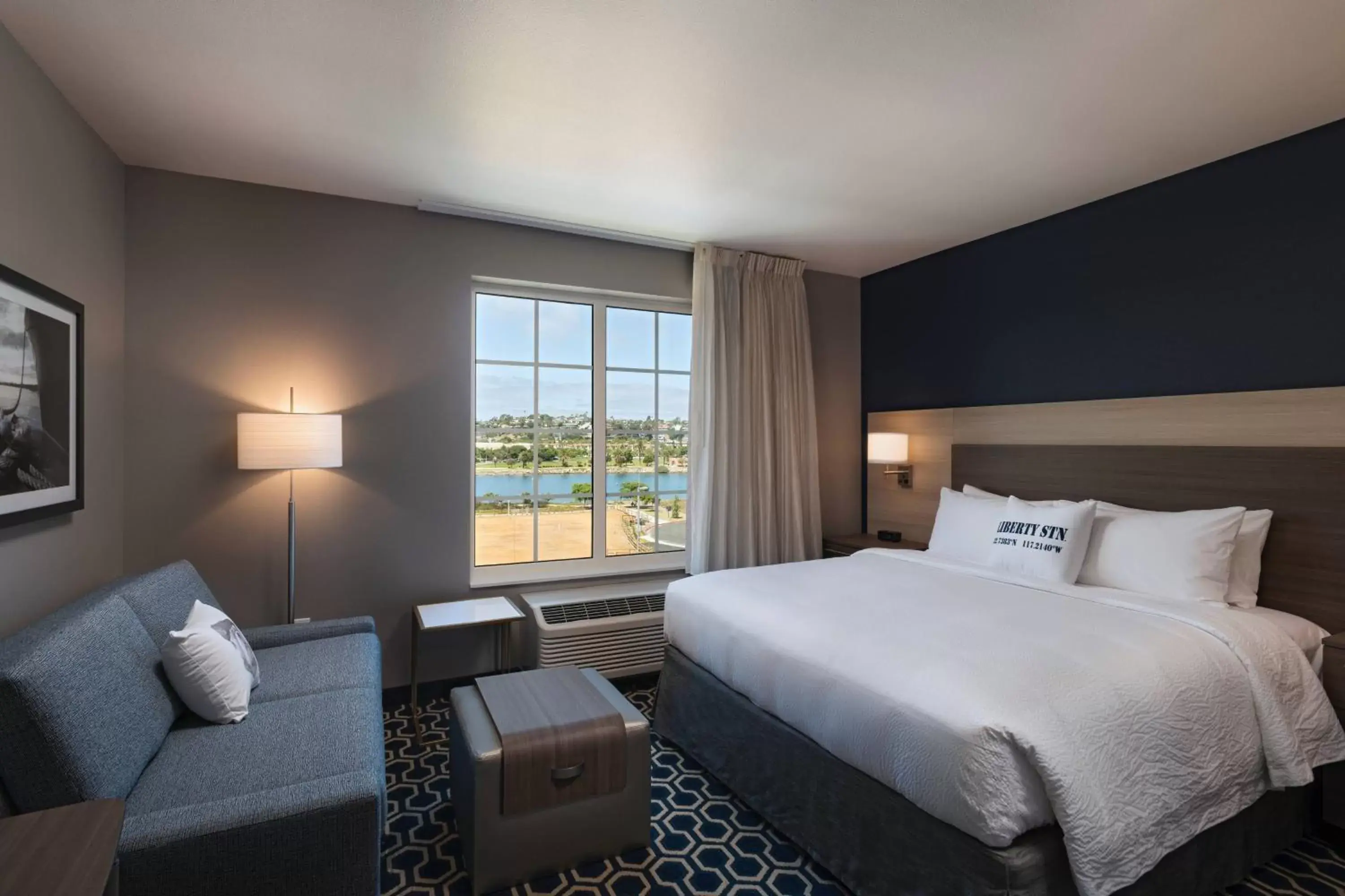 Bedroom in TownePlace Suites by Marriott San Diego Airport/Liberty Station