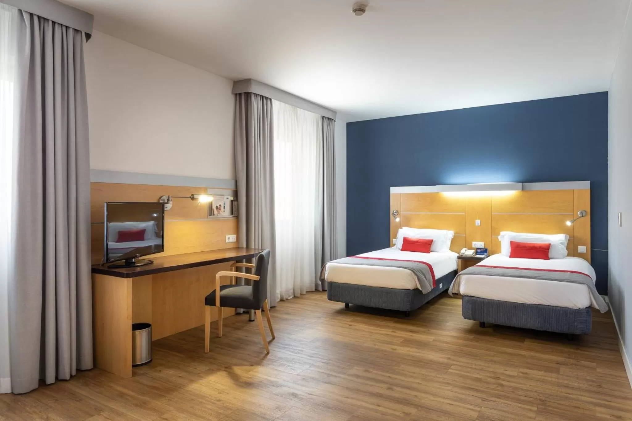 Photo of the whole room, Bed in Holiday Inn Express Lisbon-Oeiras by IHG