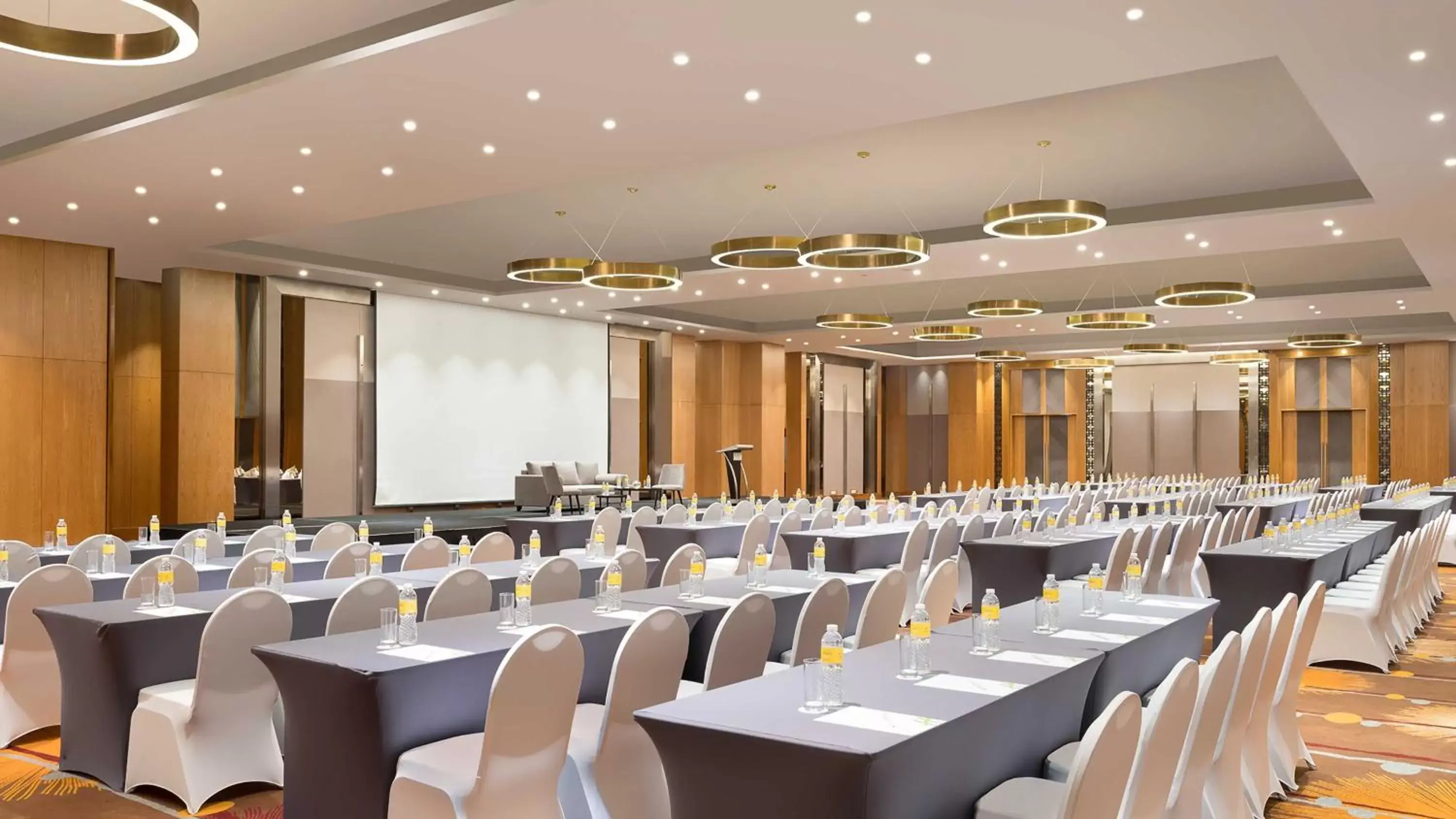 Banquet/Function facilities in Holiday Inn & Suites Jakarta Gajah Mada, an IHG Hotel