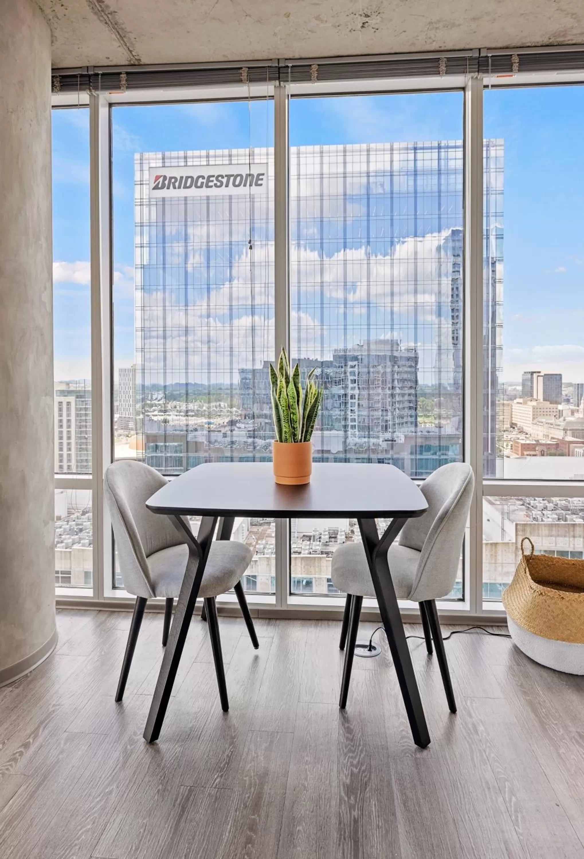Dining area in Placemakr Premier SoBro