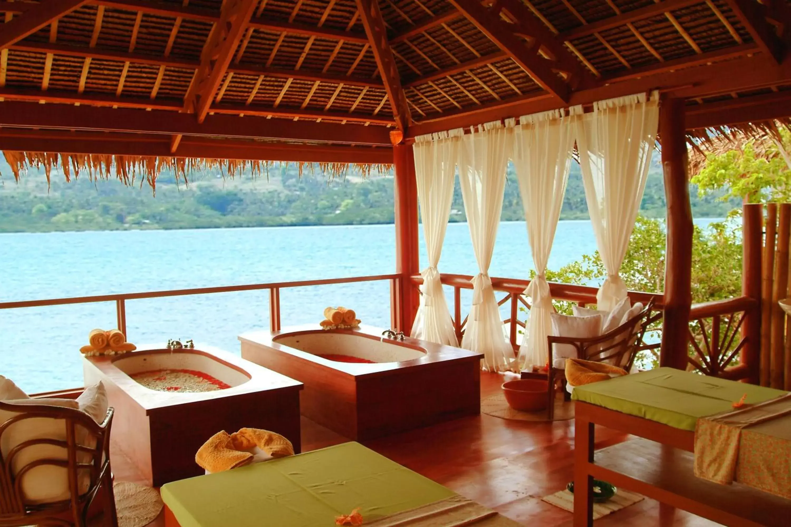 Spa and wellness centre/facilities, Restaurant/Places to Eat in Badian Island Wellness Resort