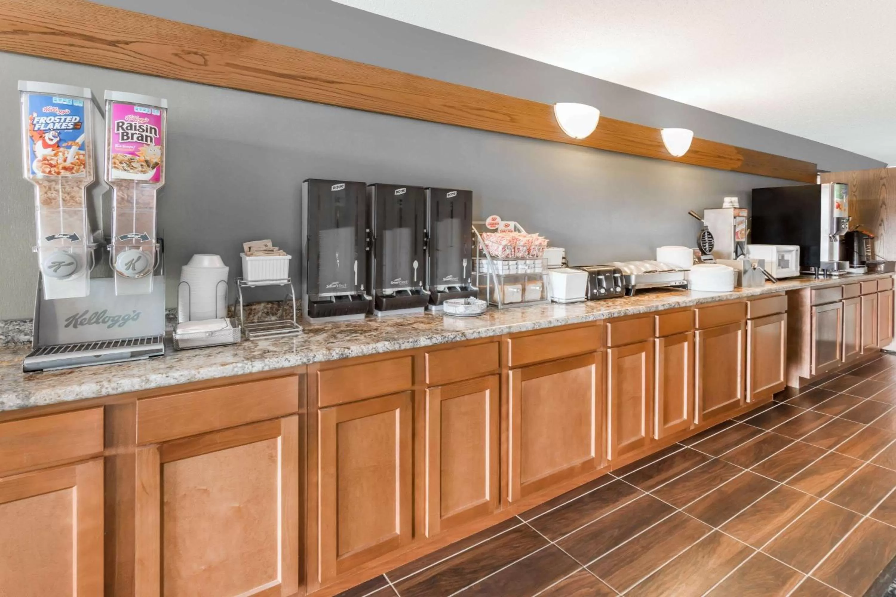 Restaurant/Places to Eat in Boarders Inn &amp; Suites by Cobblestone Hotels Columbus