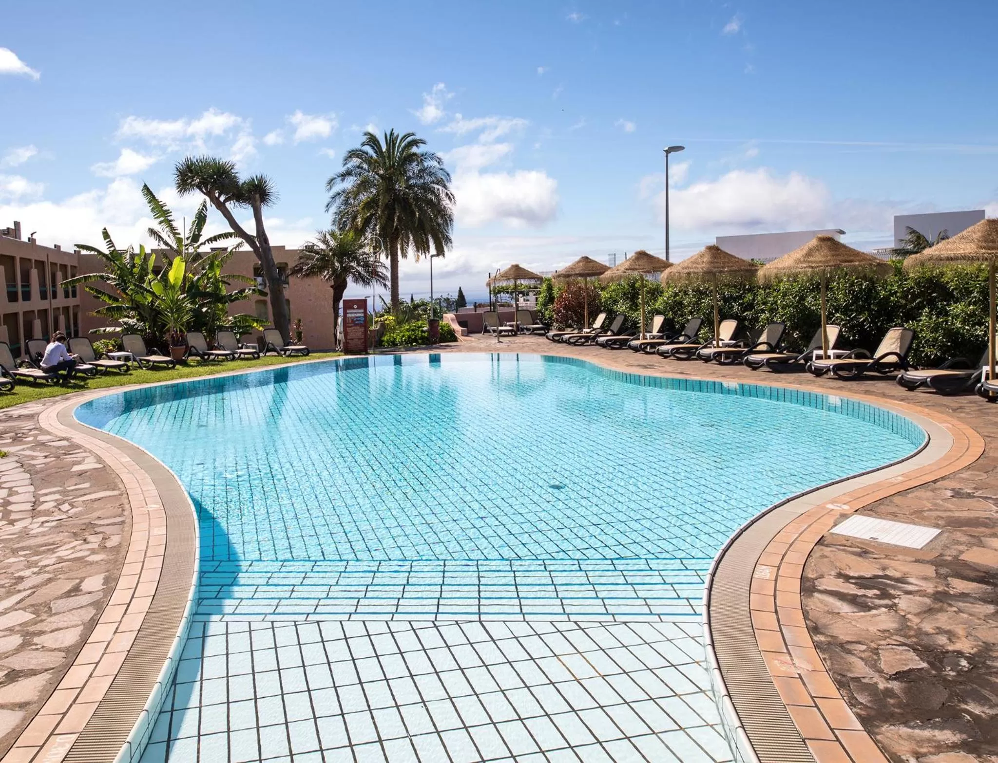 Swimming pool in Dom Pedro Garajau