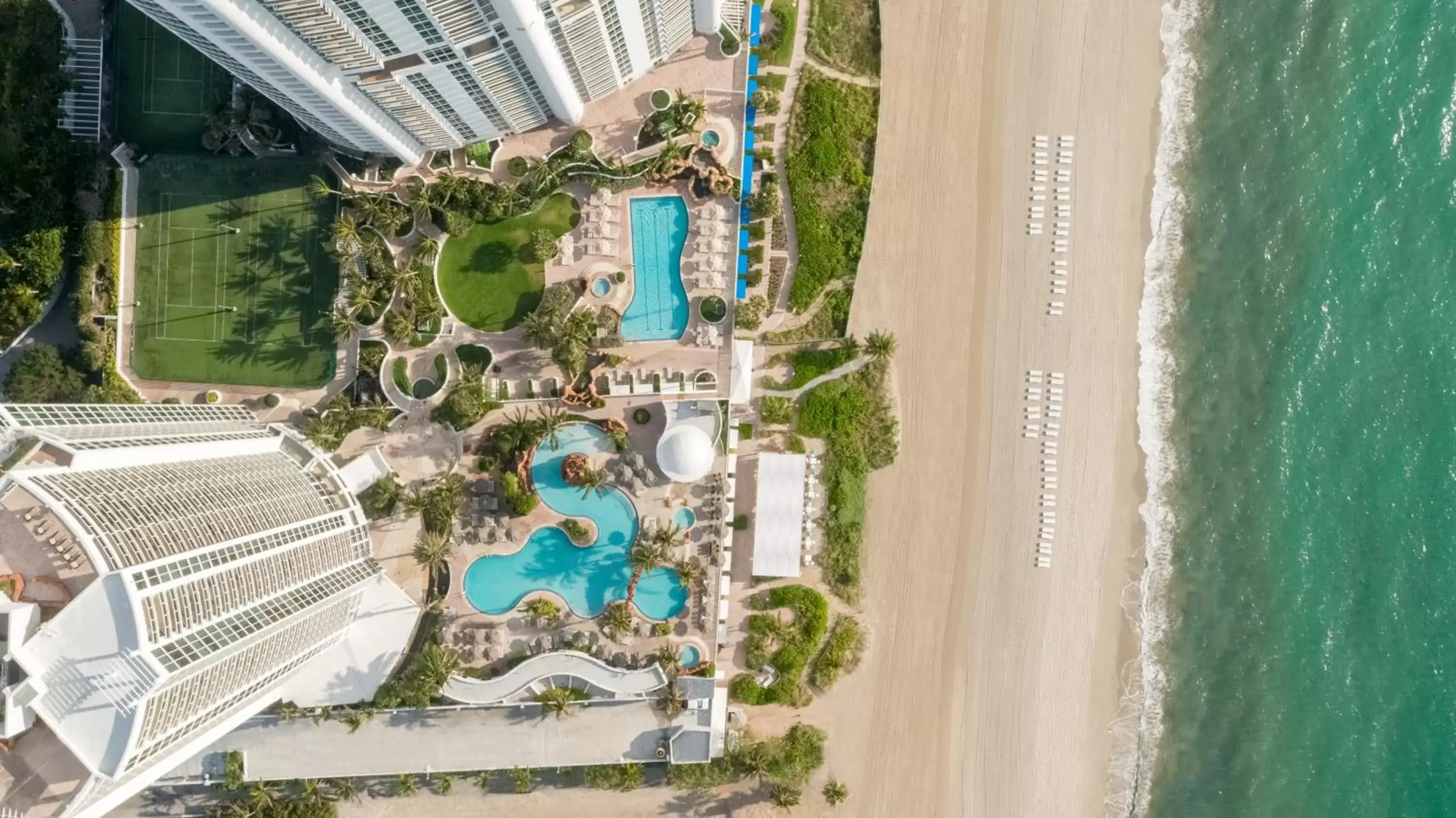 Property building, Bird's-eye View in Trump International Beach Resort - Sunny Isles Beach