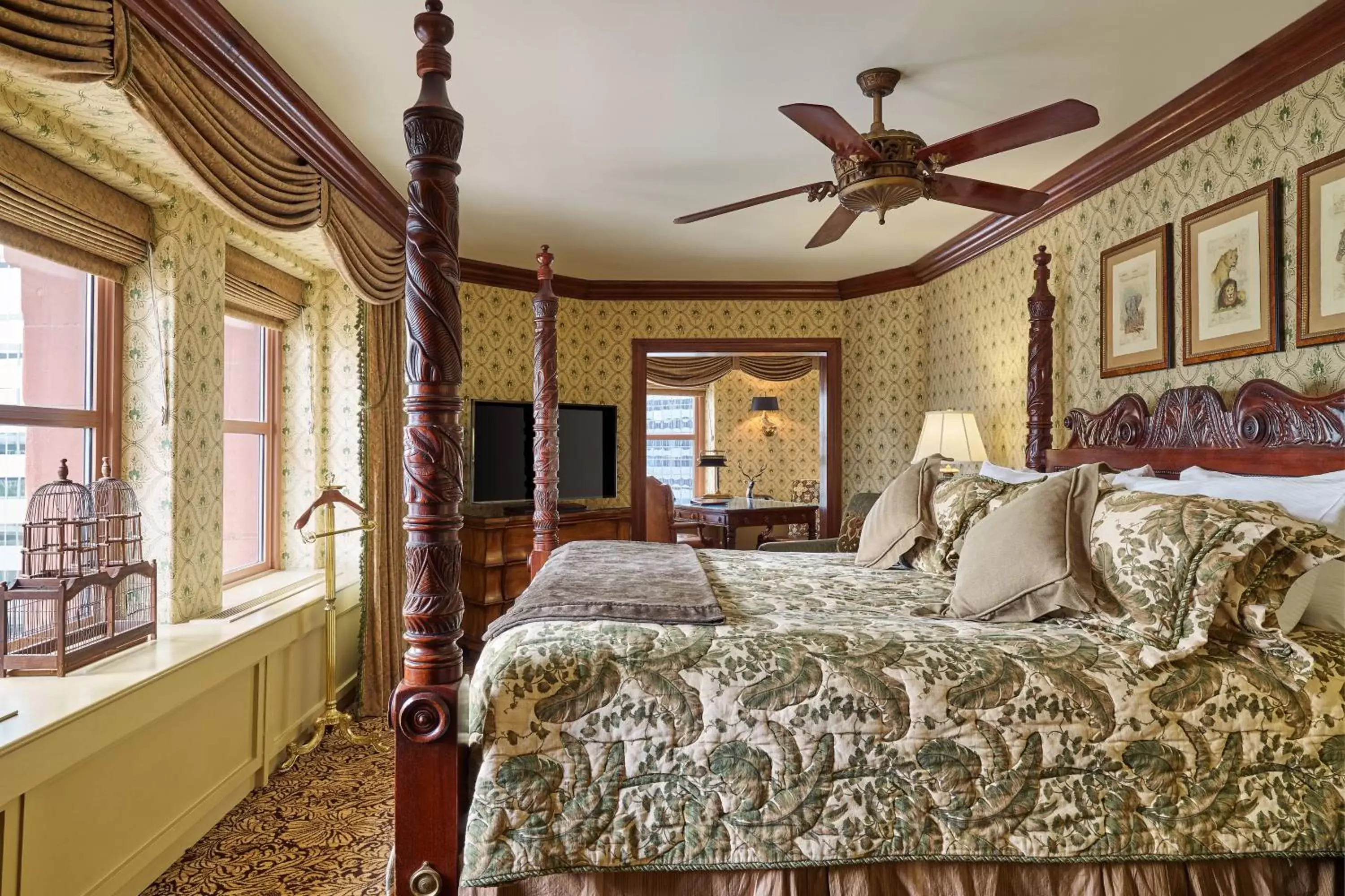 Bedroom, Bed in The Brown Palace Hotel and Spa, Autograph Collection