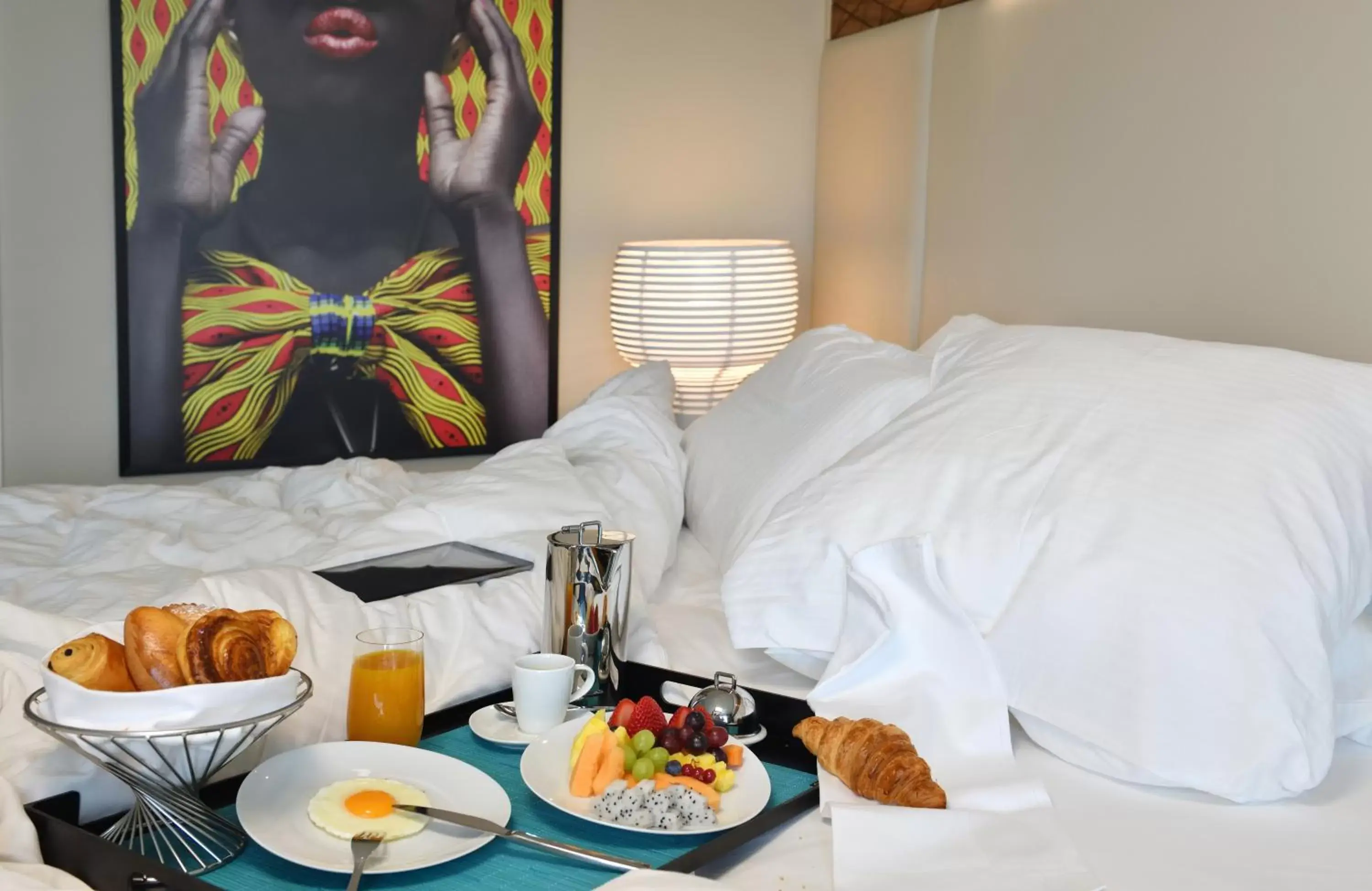 Continental breakfast, Bed in Pullman Abidjan