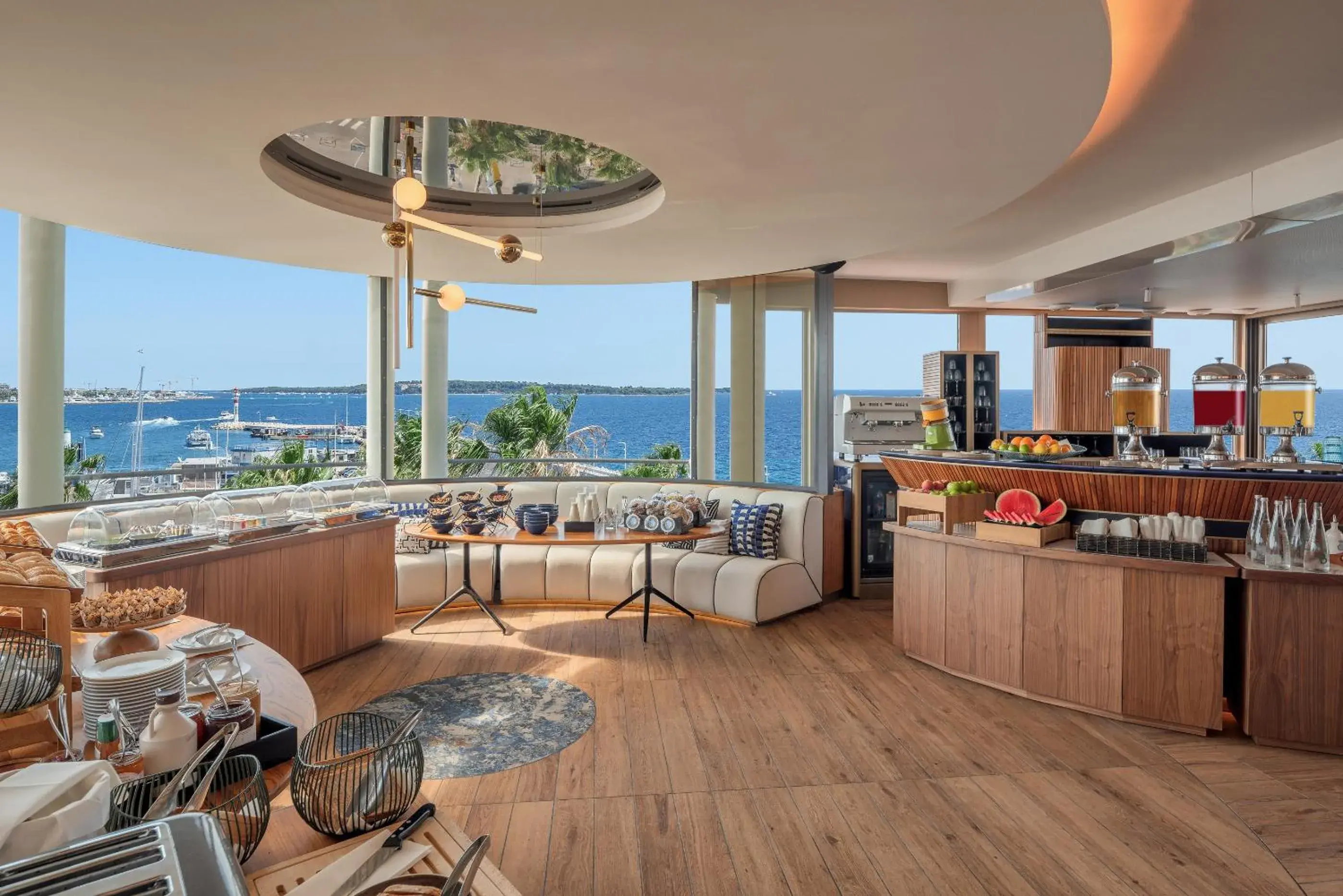 Restaurant/places to eat in Canopy by Hilton Cannes