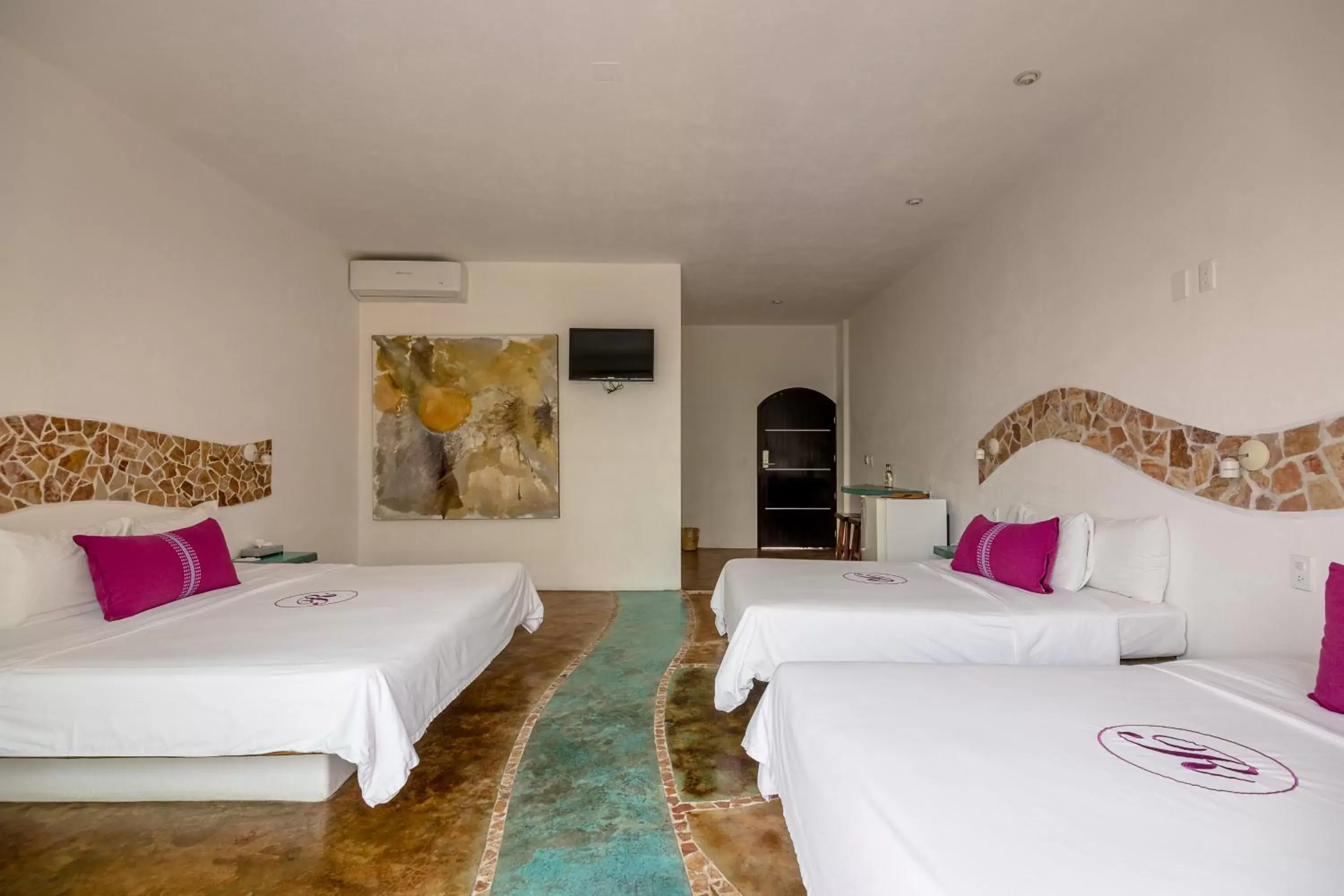 Bed in Hotel Rockaway Bed in Hotel Rockaway