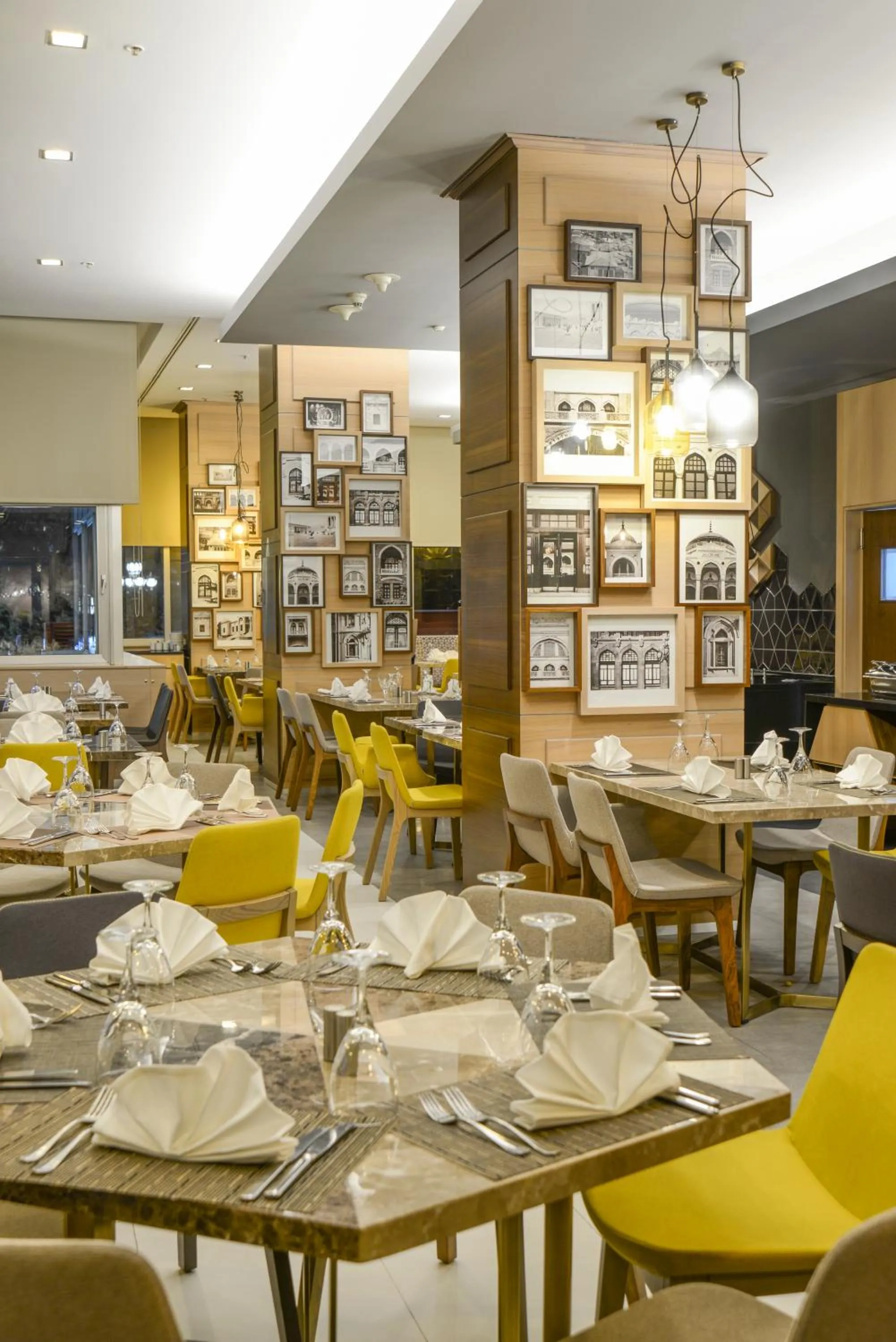 Restaurant/places to eat in Radisson Blu Ankara