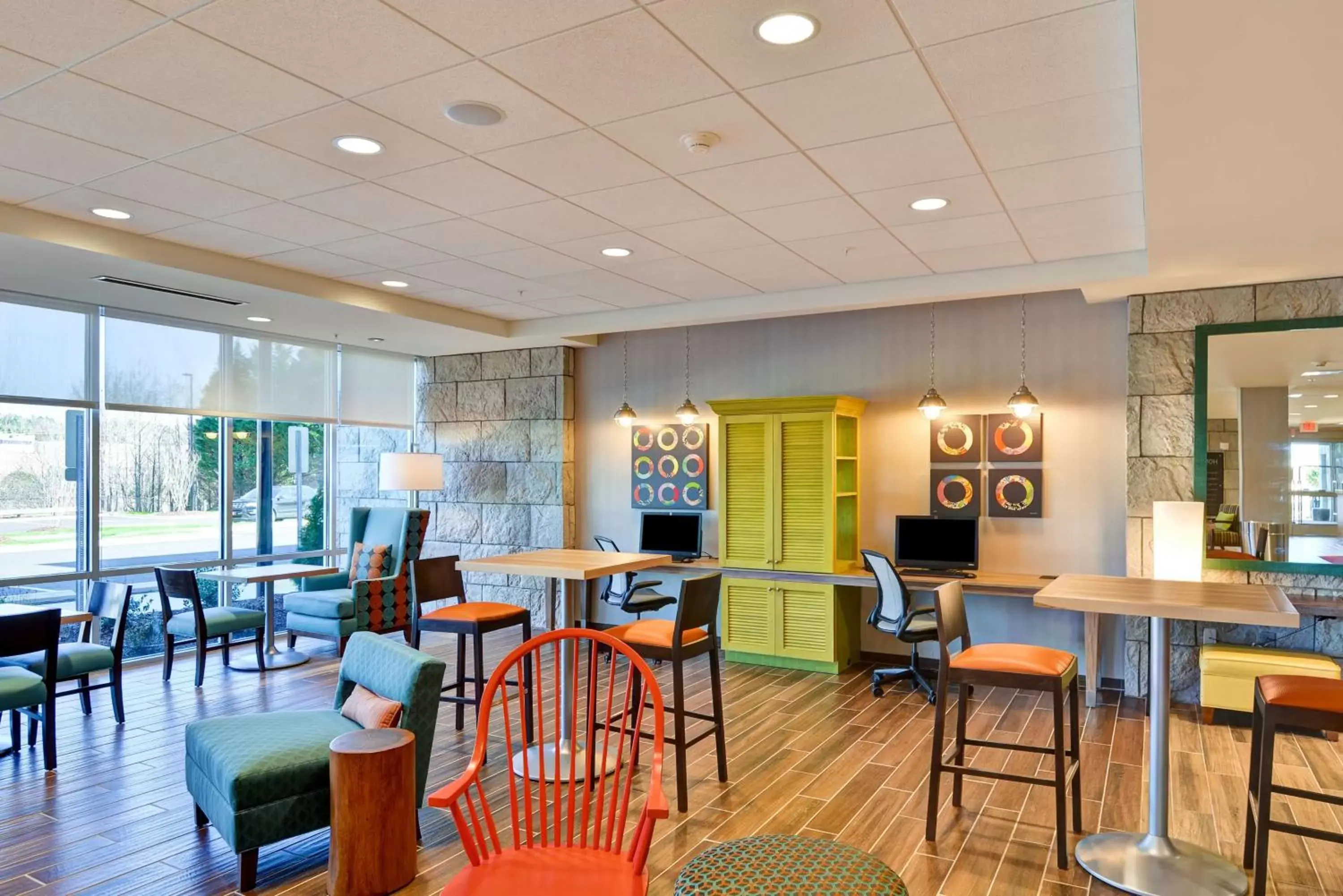 Business facilities, Lounge/Bar in Home2 Suites By Hilton Winston-Salem Hanes Mall