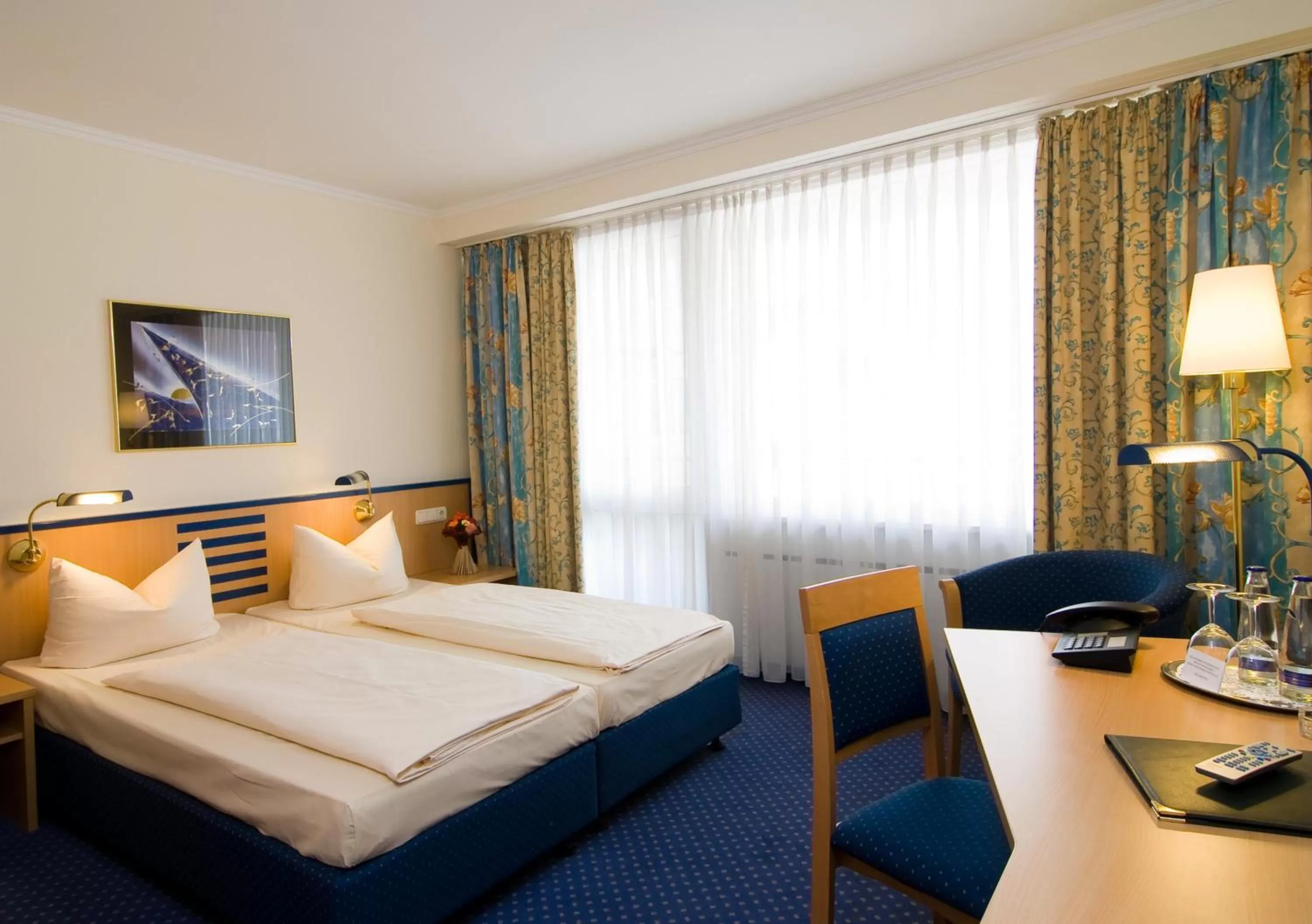 Photo of the whole room, Bed in Superior Hotel Präsident