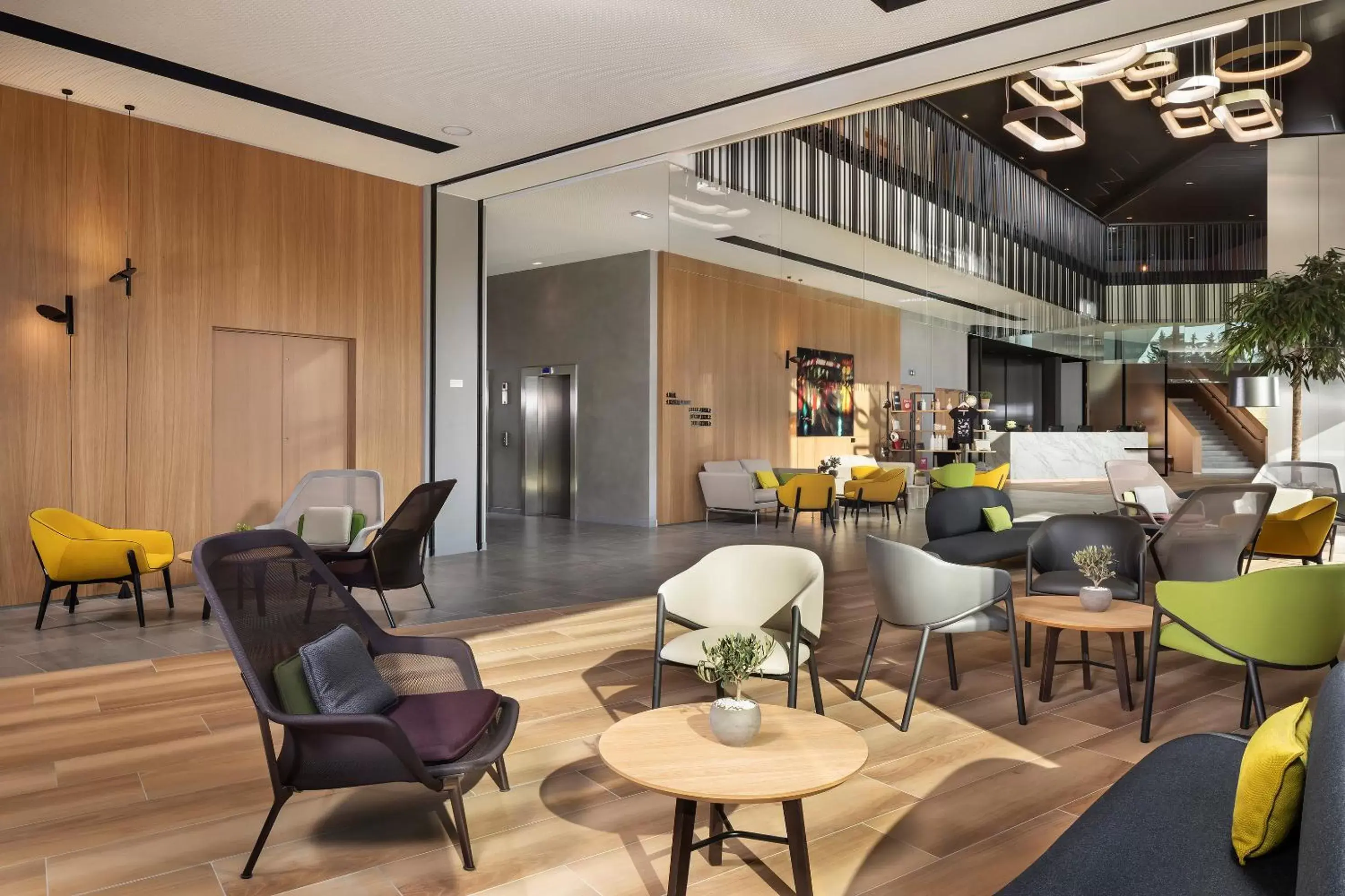 Lobby or reception in INNSiDE by Meliá Paris Charles de Gaulle Airport Lobby or reception in INNSiDE by Meliá Paris Charles de Gaulle Airport