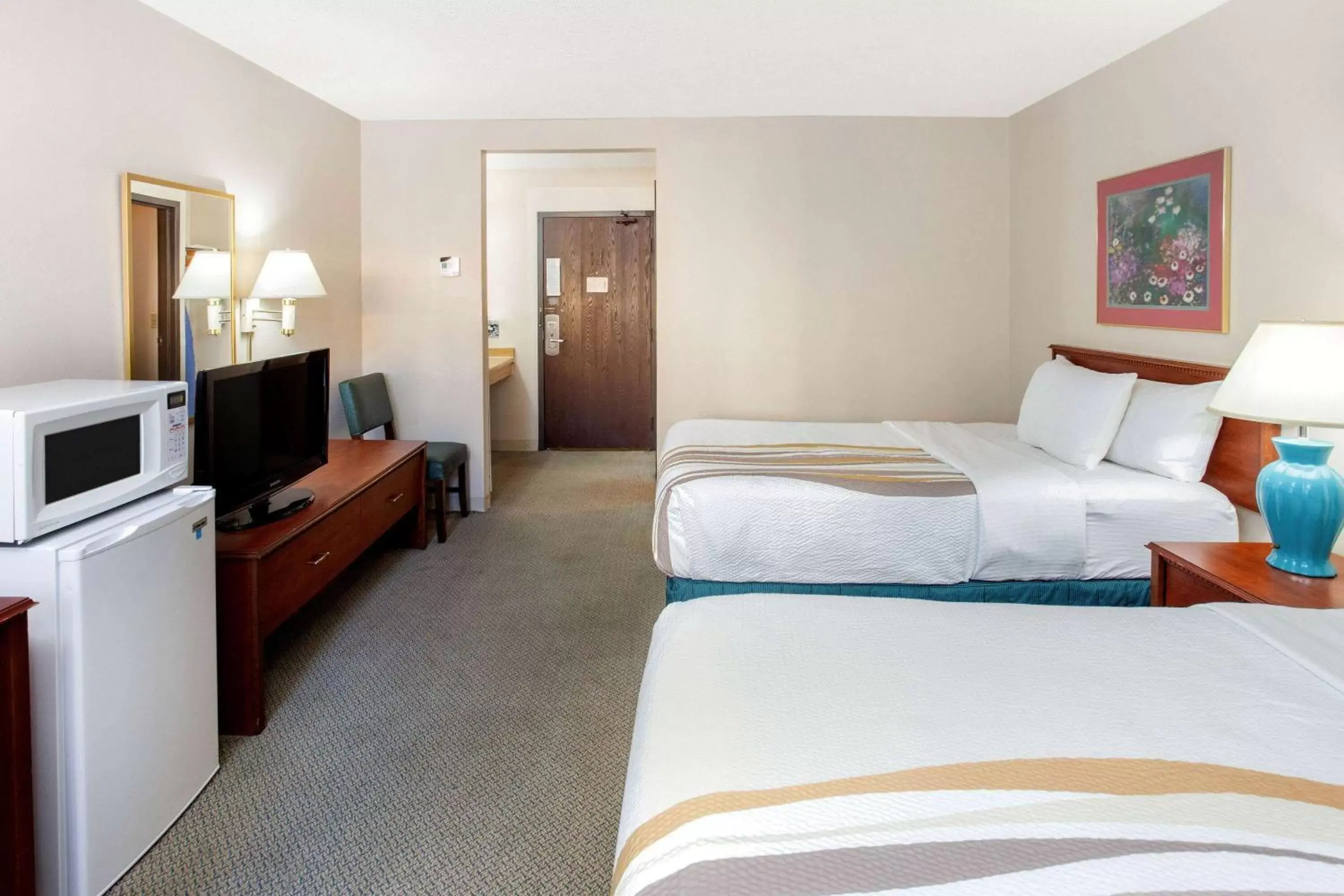 Photo of the whole room, Bed in La Quinta Inn by Wyndham Wausau