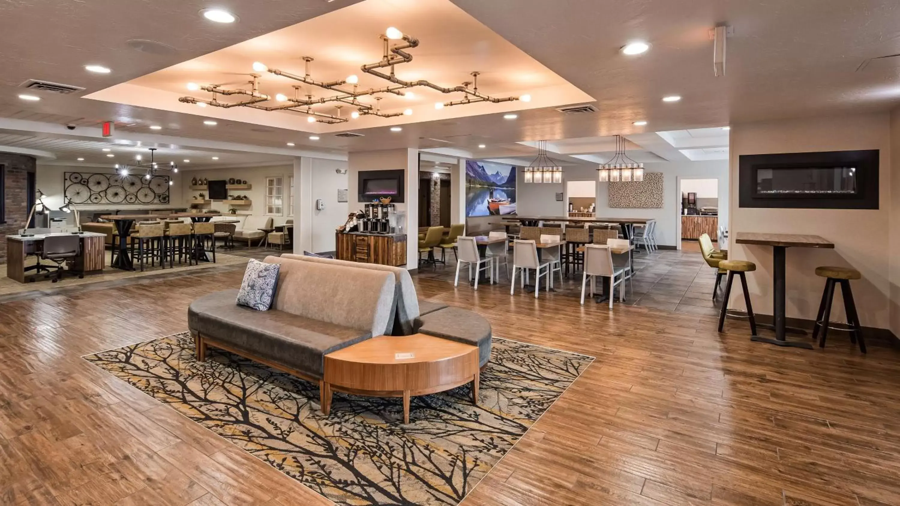 Lobby or reception in Best Western Plus Grant Creek Inn
