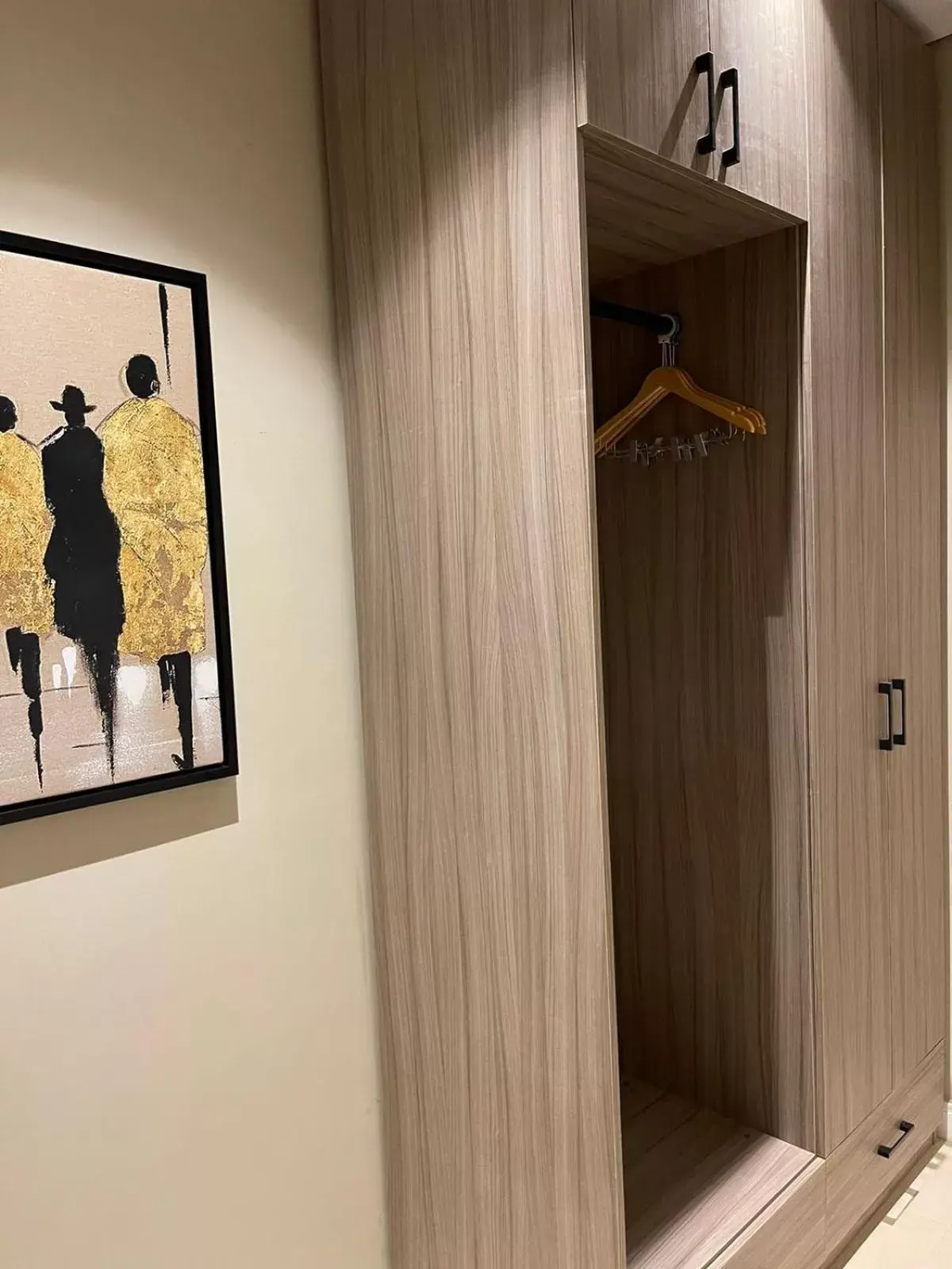 wardrobe in Voyage Residence فوياج ريسيدنس للشقق المخدومة wardrobe in Voyage Residence فوياج ريسيدنس للشقق المخدومة