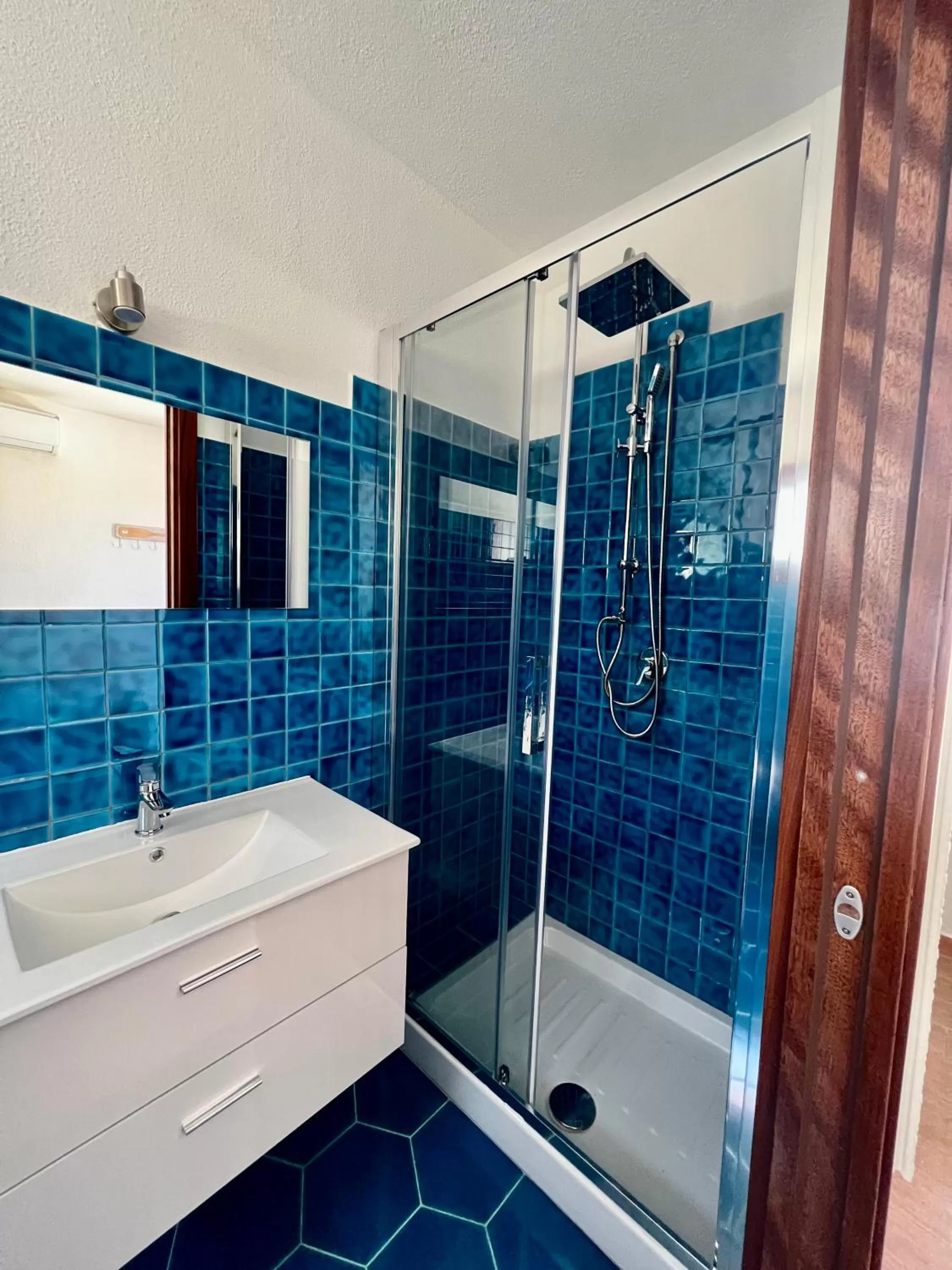 Shower in QUADRIFOGLIO Affittacamere