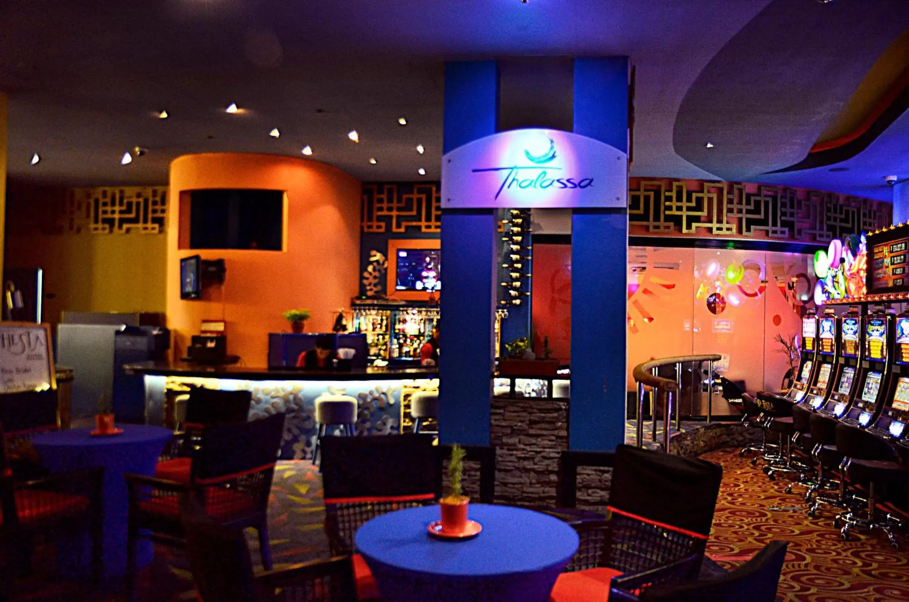 Lounge or bar in Thunderbird Resorts - Poro Point Lounge or bar in Thunderbird Resorts - Poro Point