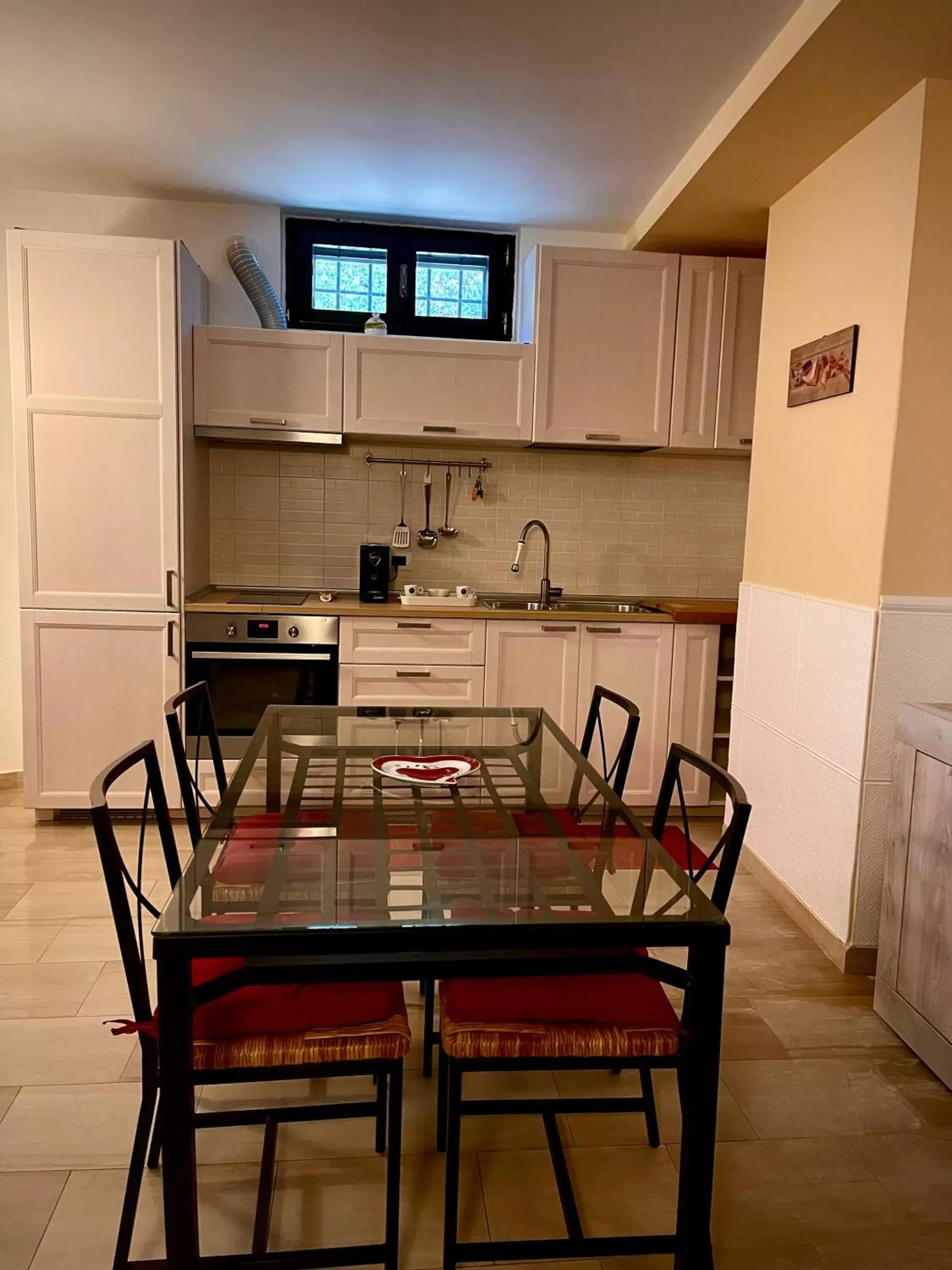 Dining area, Kitchen/Kitchenette in Villa Pignatelli