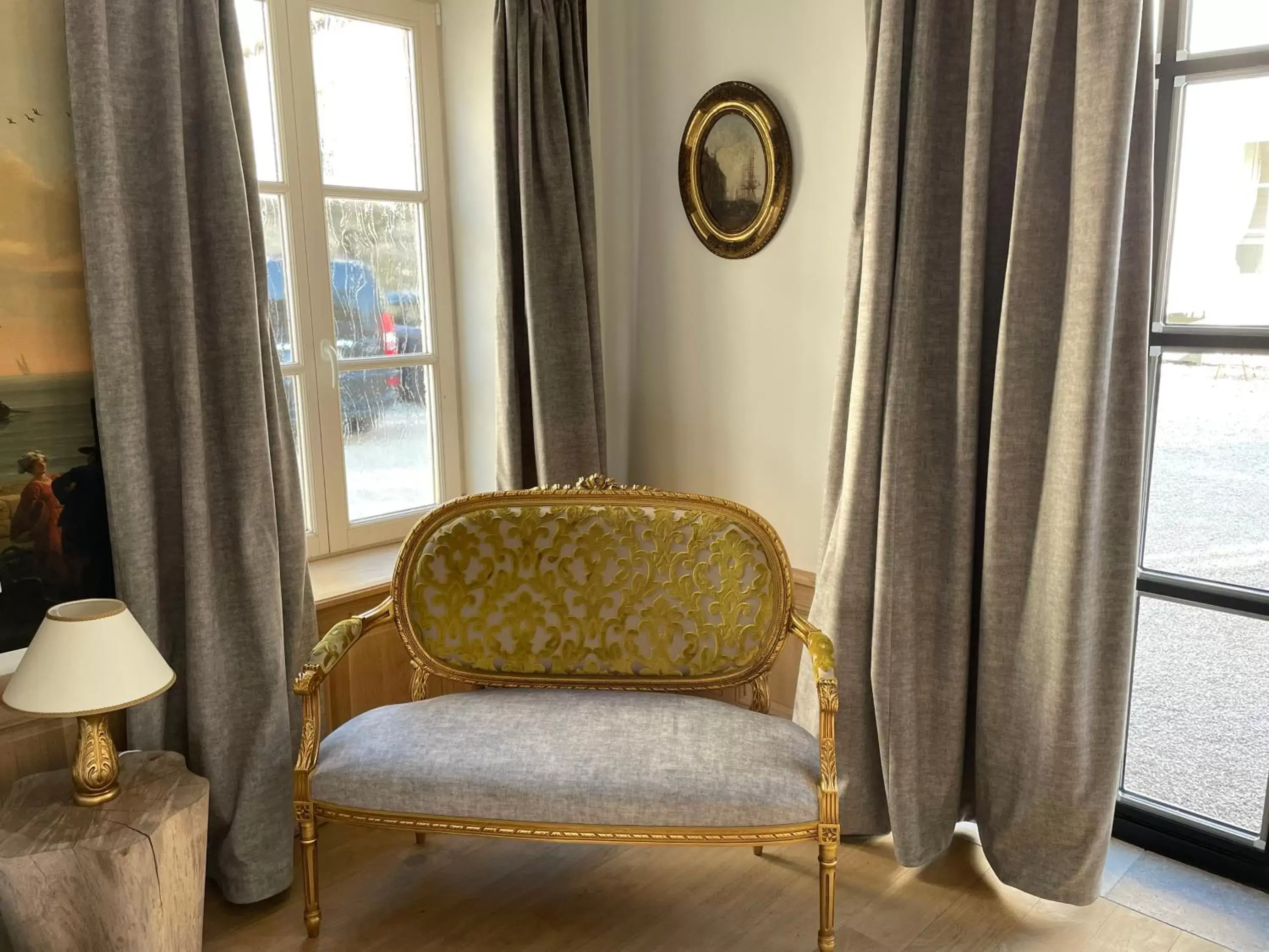 Bedroom, Seating Area in L'Orangerie