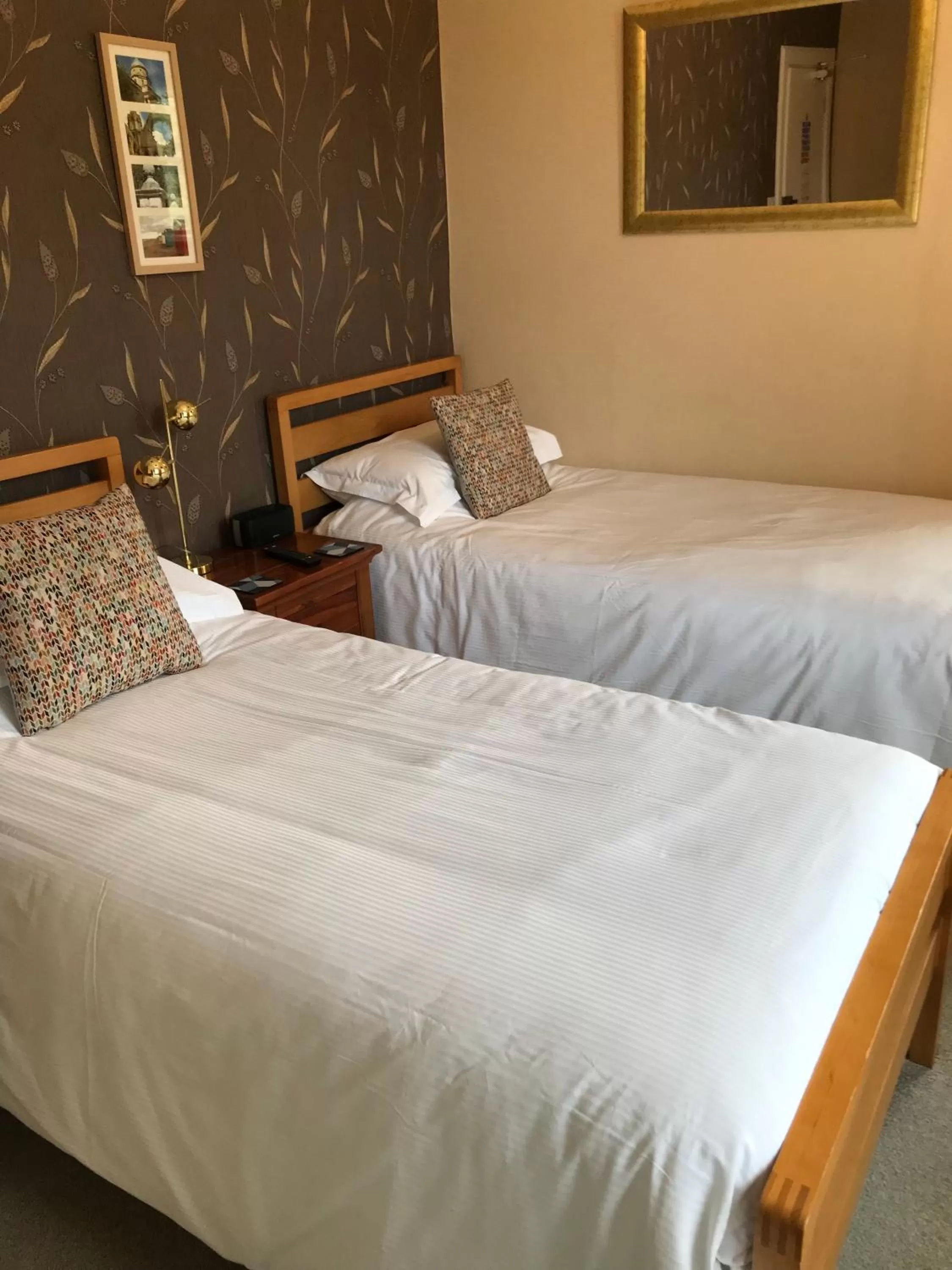 Bedroom, Bed in West End Guest House