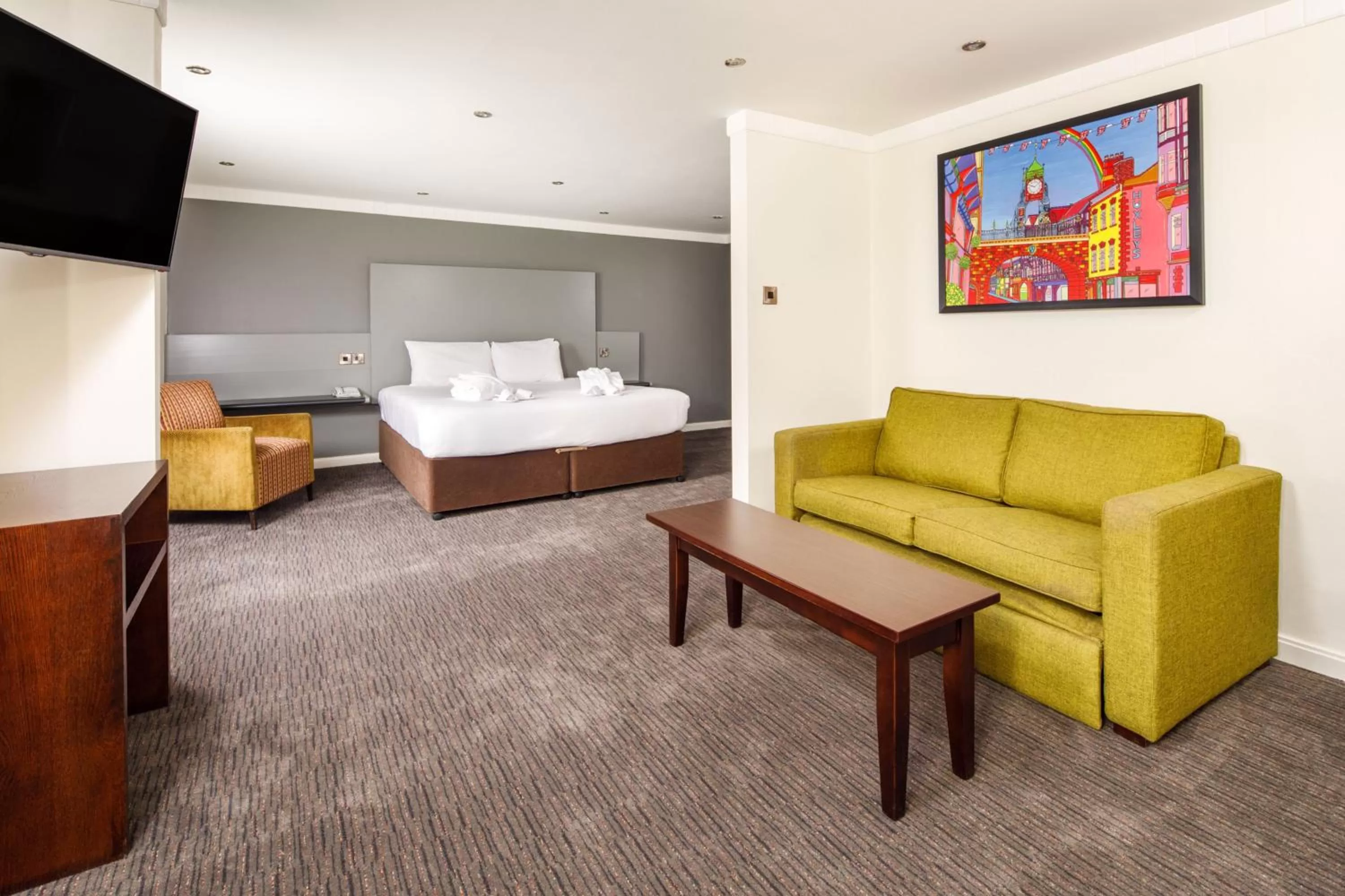 Bed in Mercure Chester Abbots Well Hotel