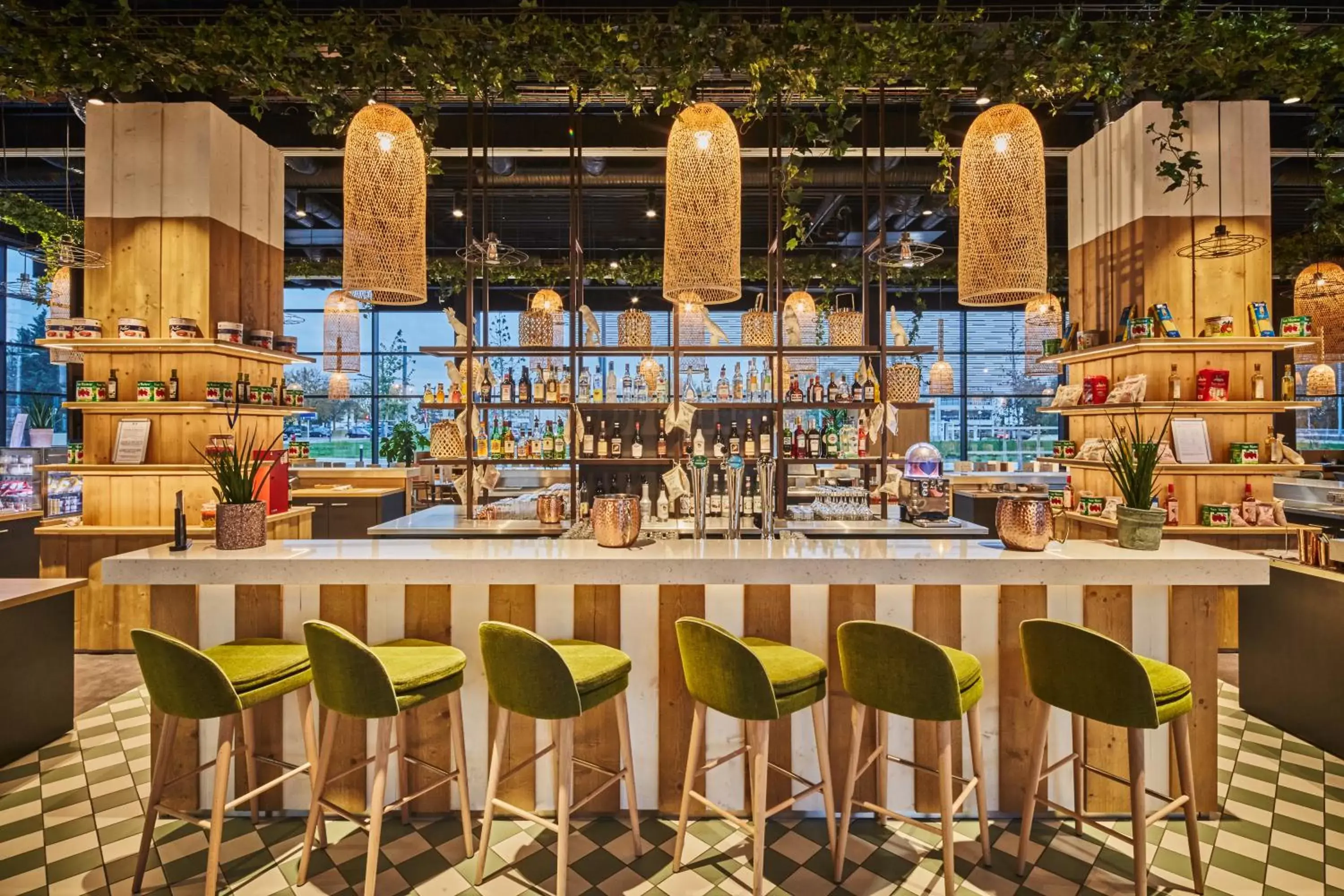 Restaurant/places to eat in Mercure Paris Orly Tech Airport