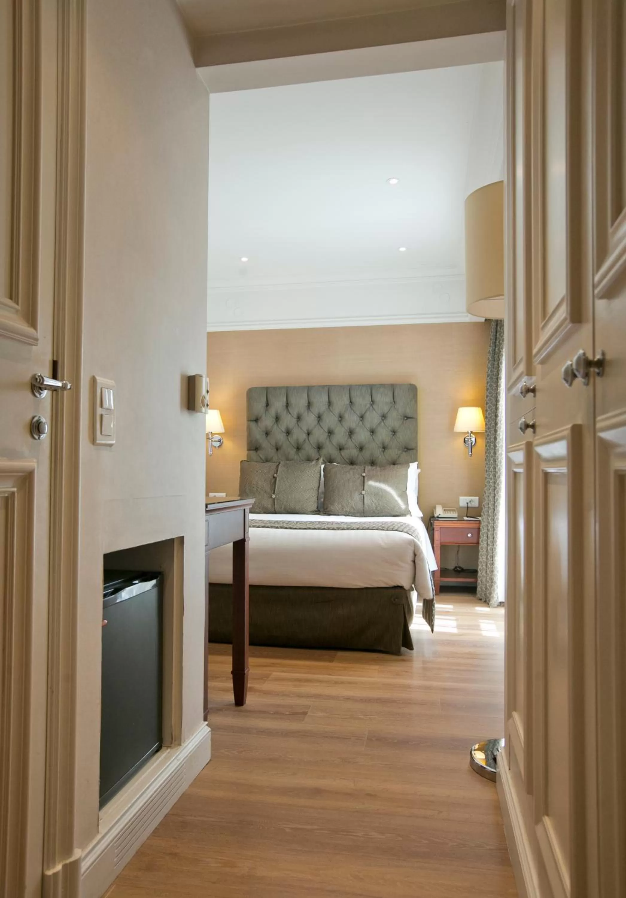 Photo of the whole room, Bed in Hera Hotel