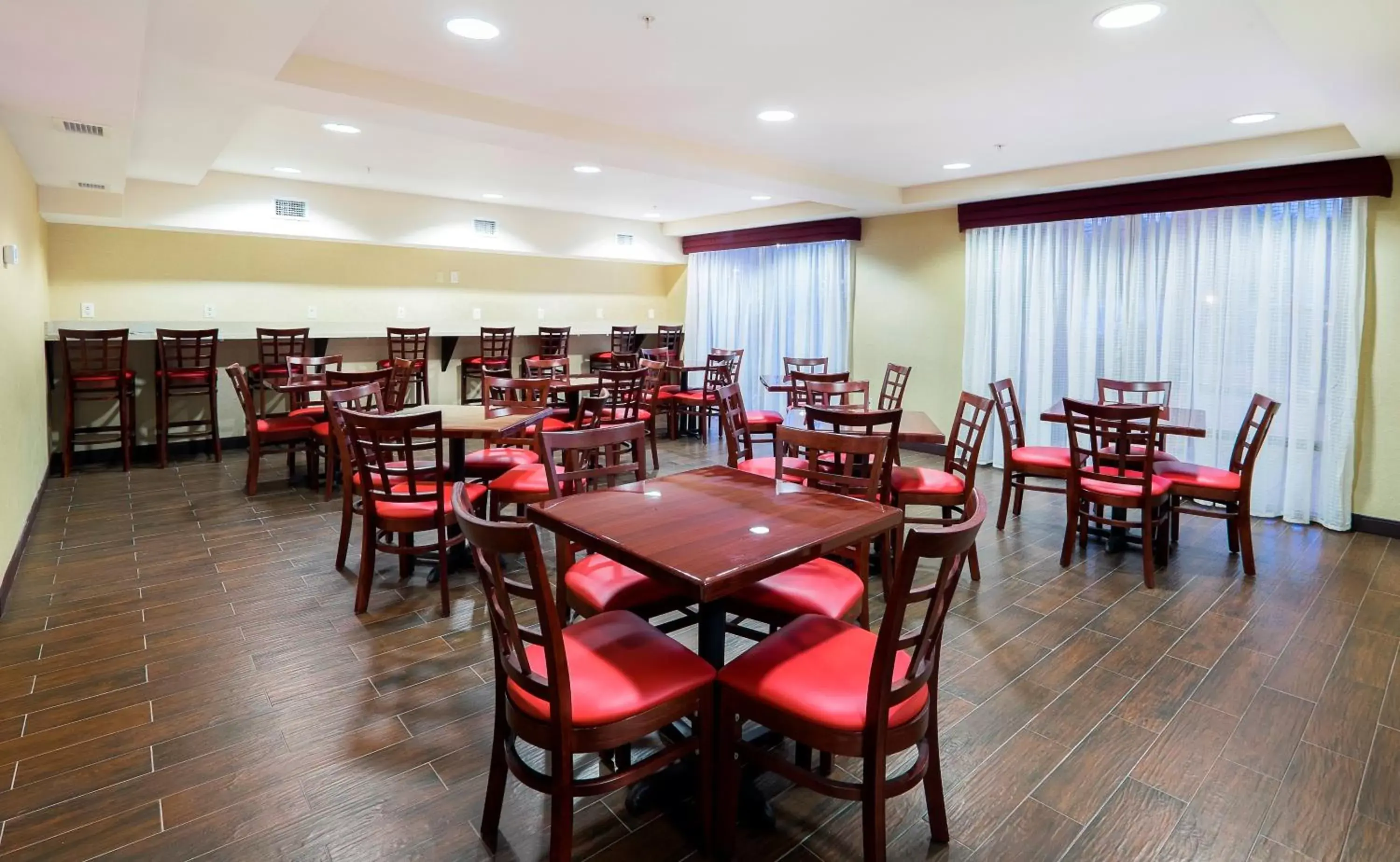 Breakfast, Restaurant/Places to Eat in Red Roof Inn PLUS+ & Suites Malone