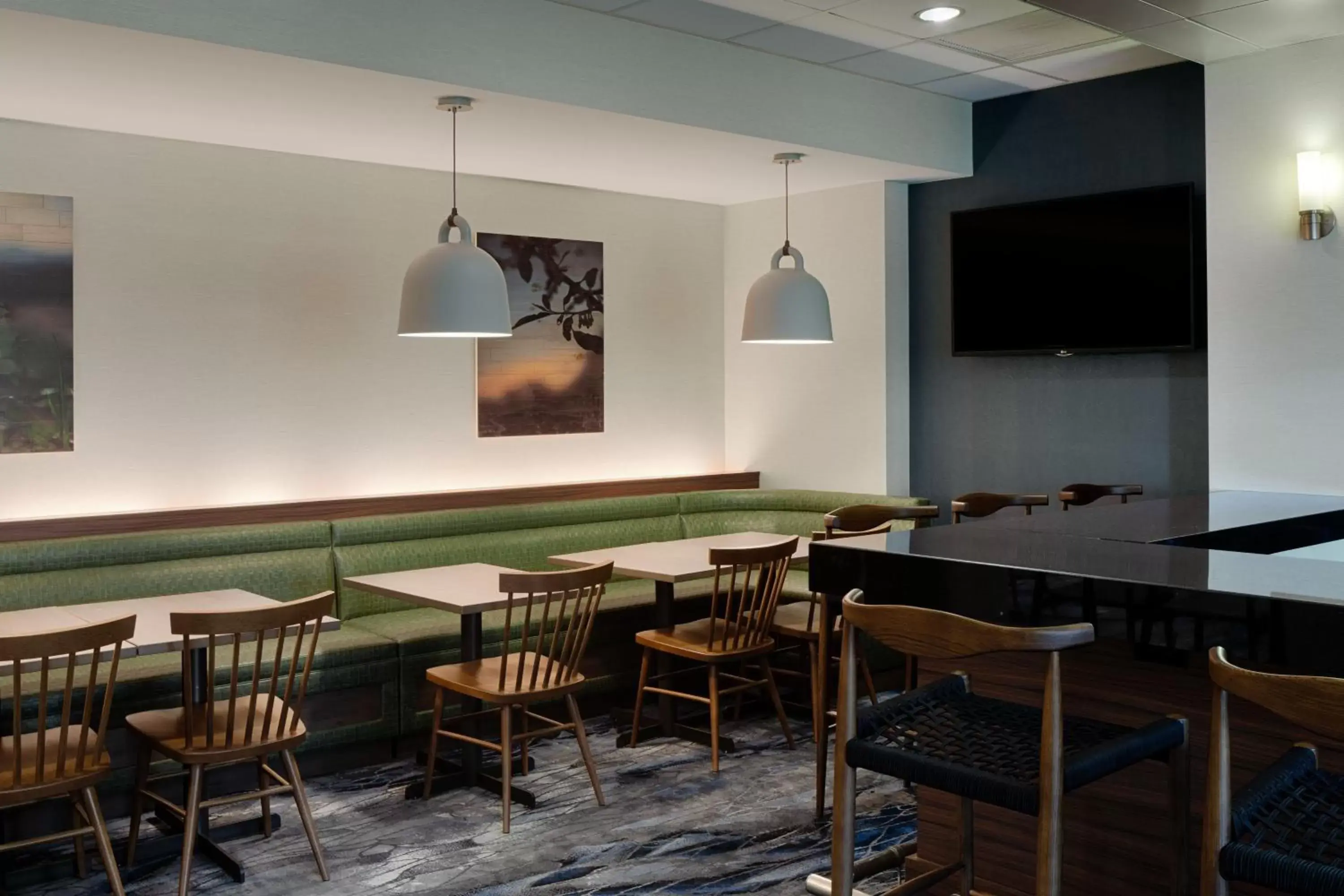 Restaurant/places to eat, Lounge/Bar in Fairfield Inn & Suites by Marriott Columbus Airport