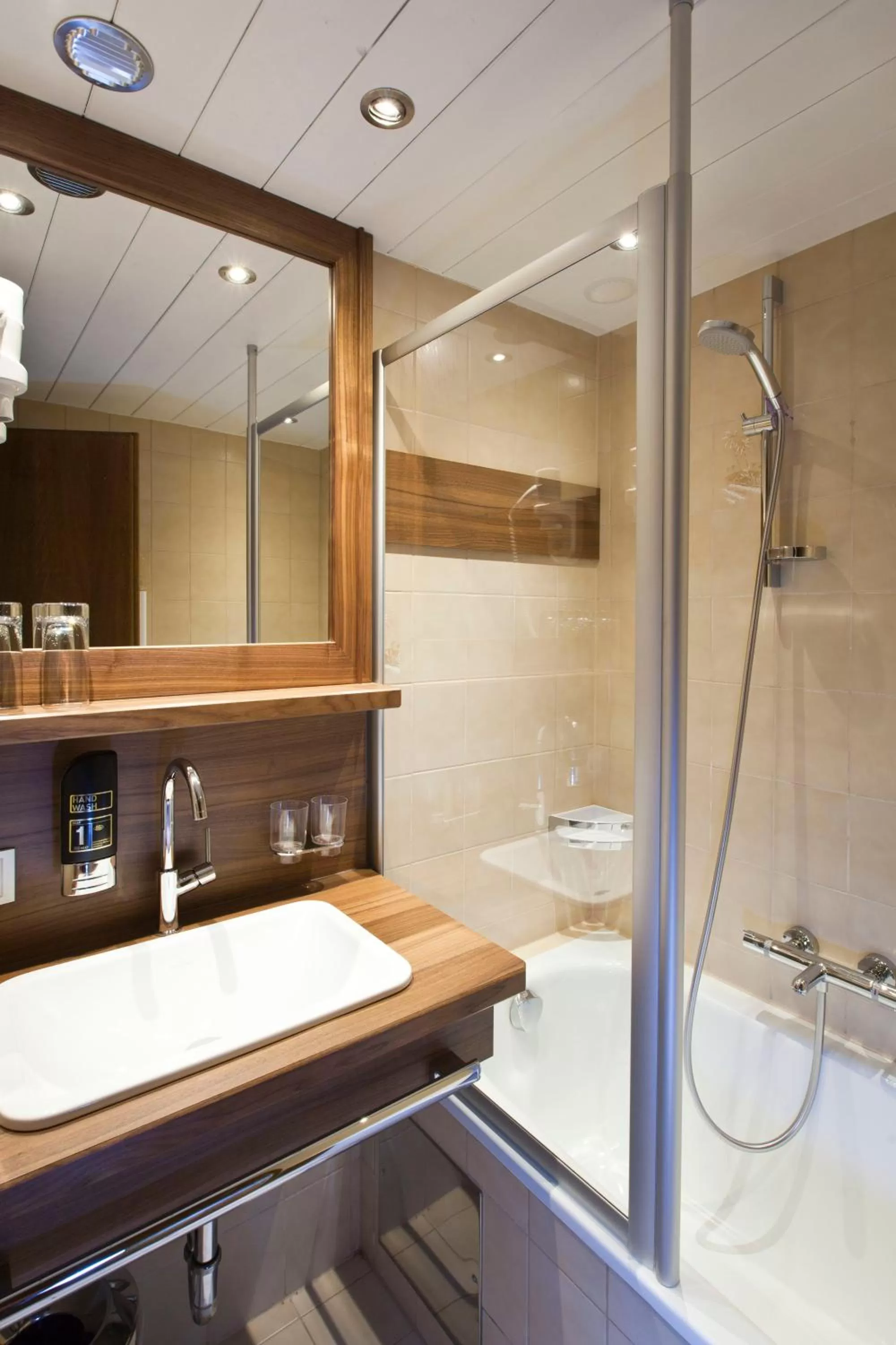 Shower, Bathroom in Alpengasthof Norbertshöhe Superior