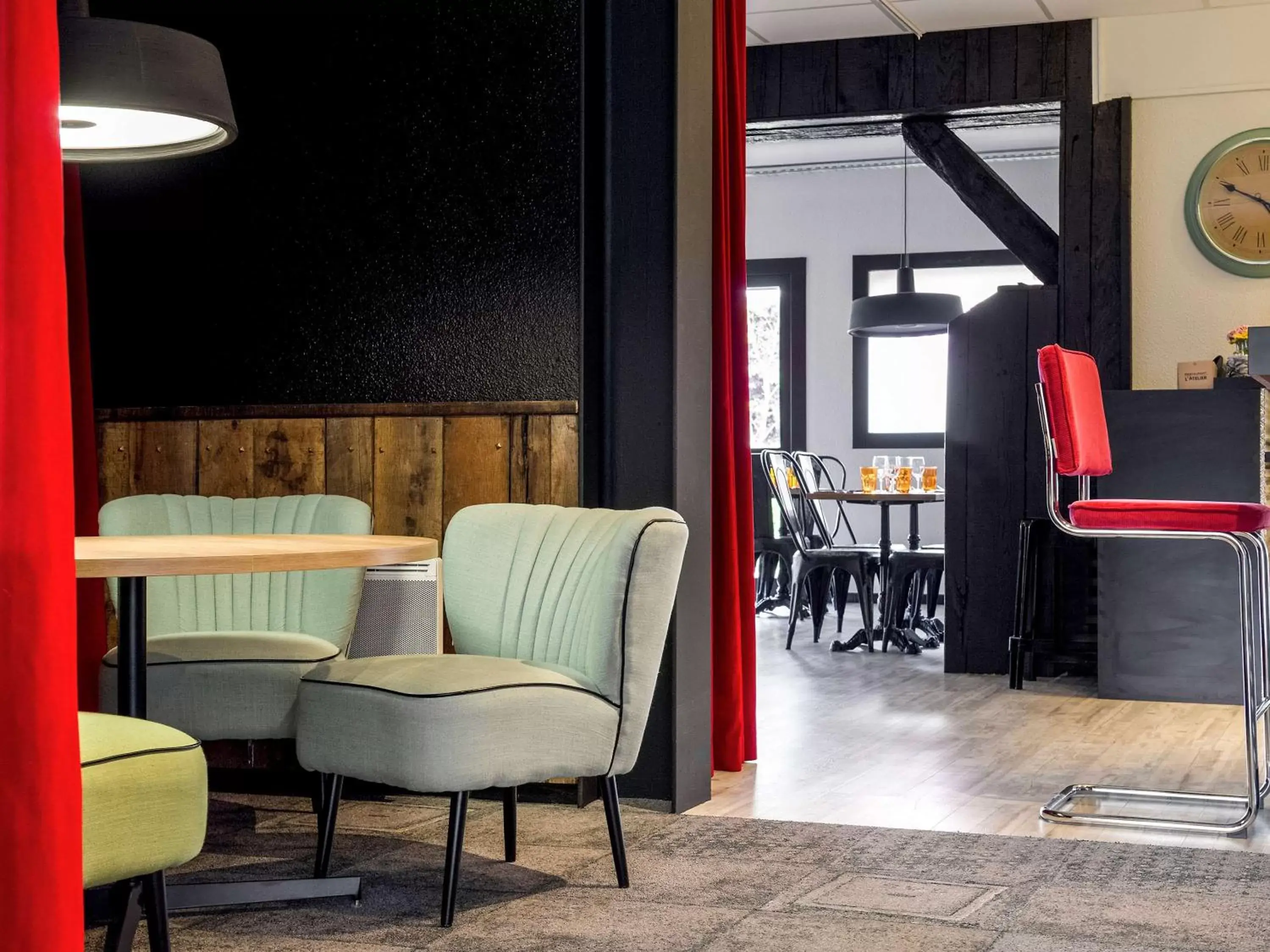 Lounge or bar, Seating Area in ibis Styles Chartres Métropole