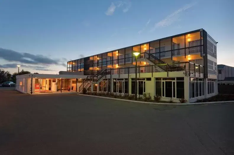 Facade/entrance, Property Building in The Riccarton Hotel