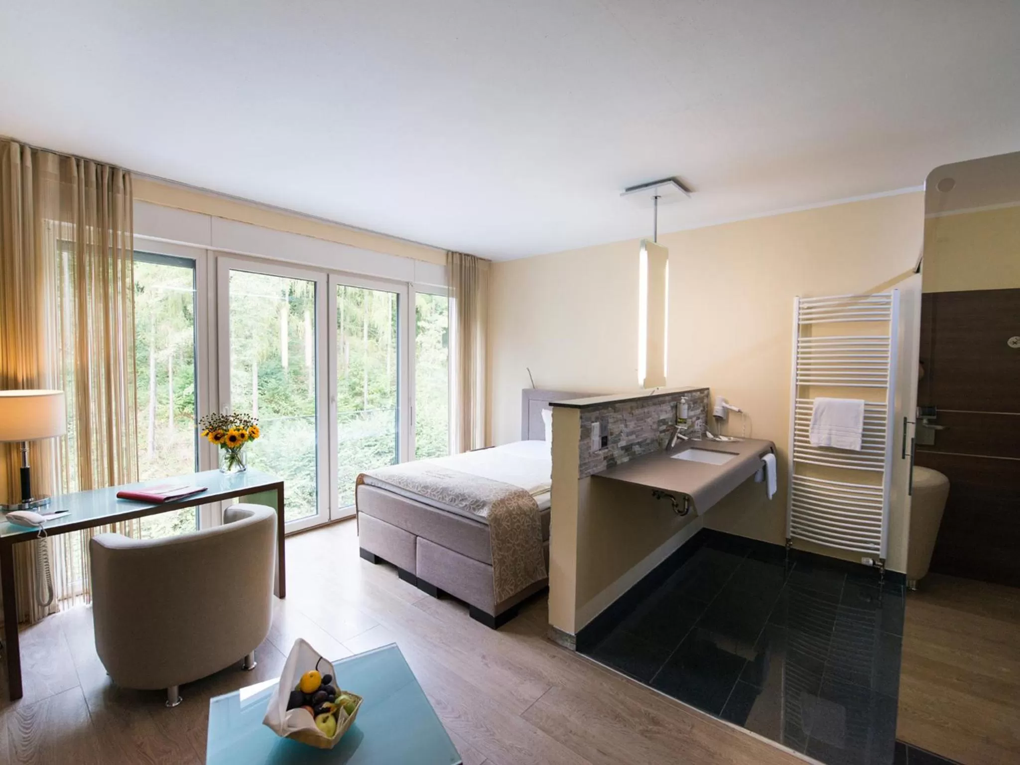 Bed in Design-Konferenzhotel & Restaurant Steinernes Schweinchen