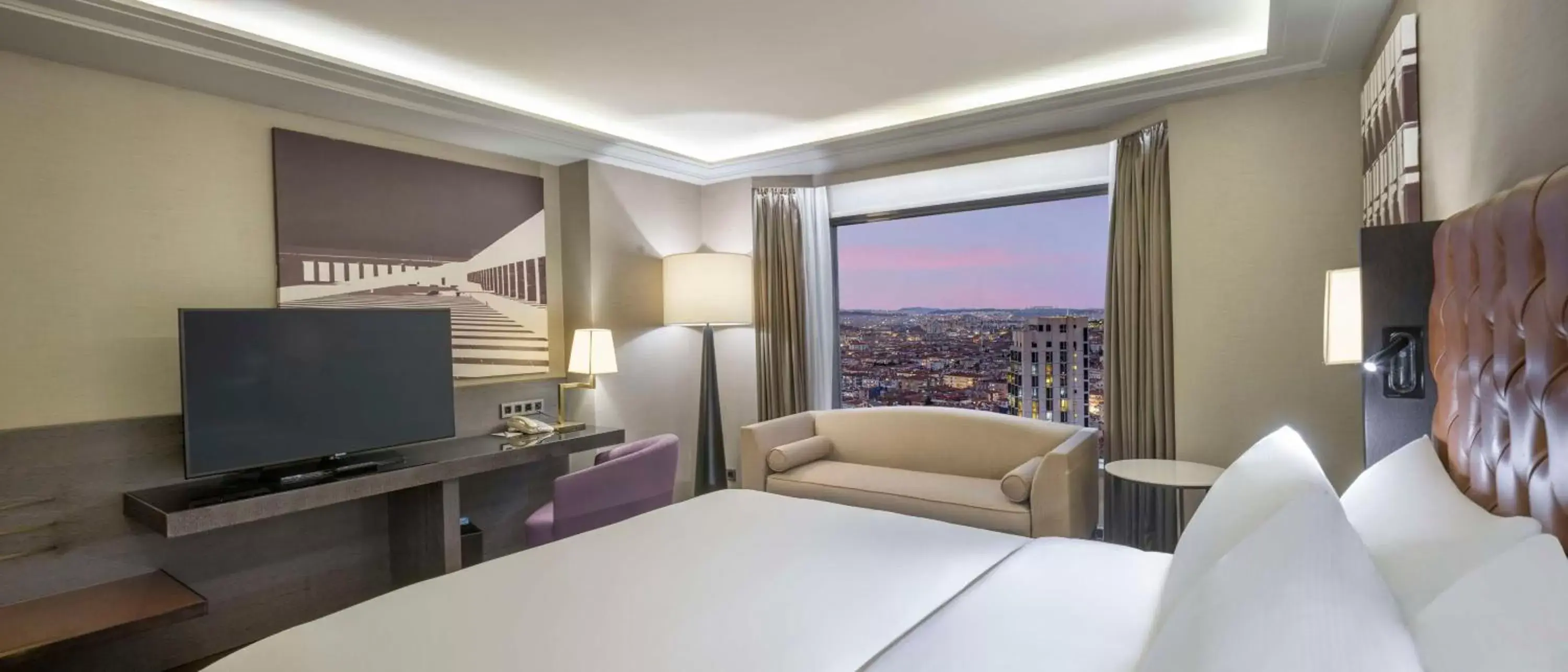 Bed in Ankara HiltonSA